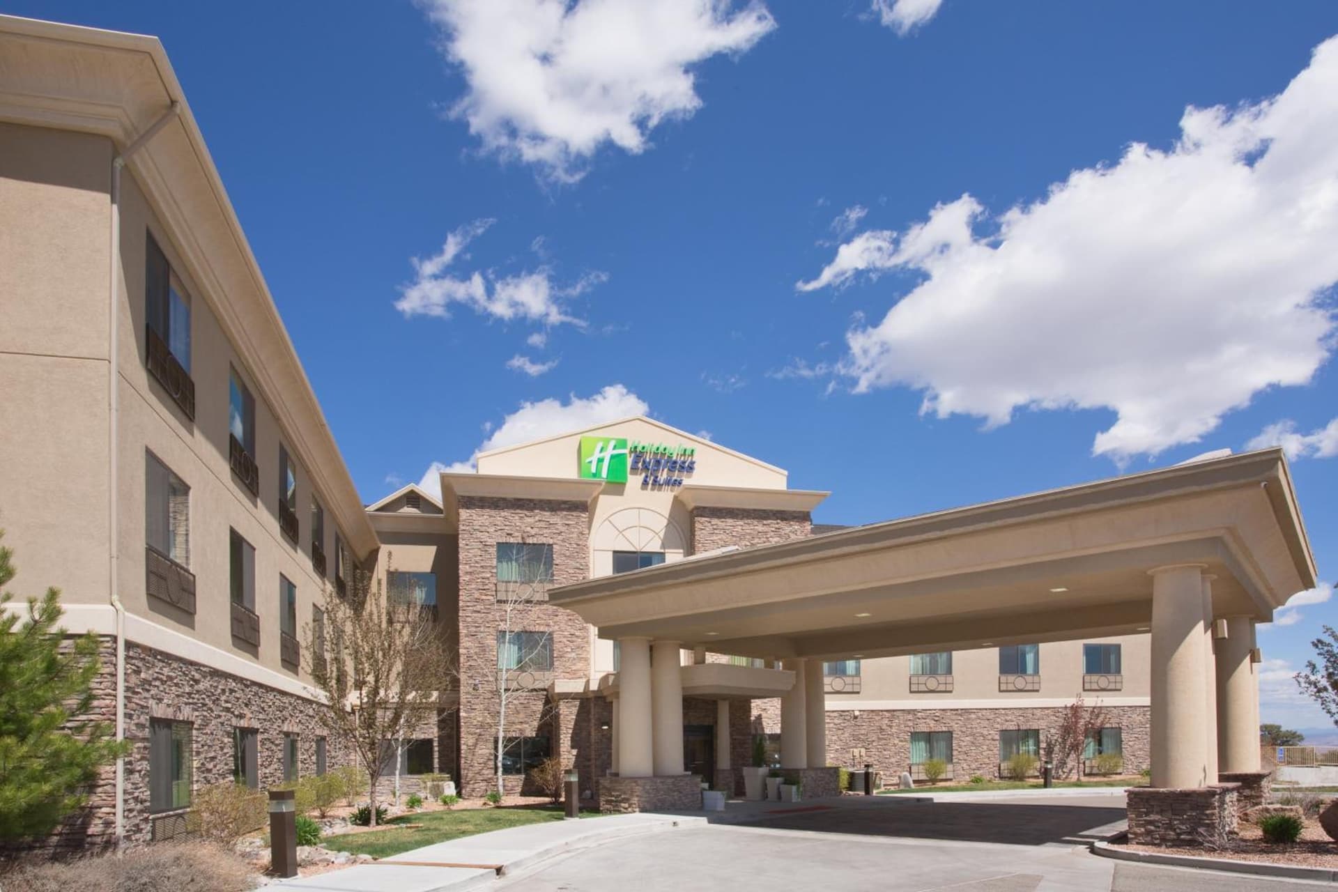Holiday Inn Express and Suites Los Alamos Entrada Park by IHG featured exterior or lobby in Los Alamos, NM — similar hotel