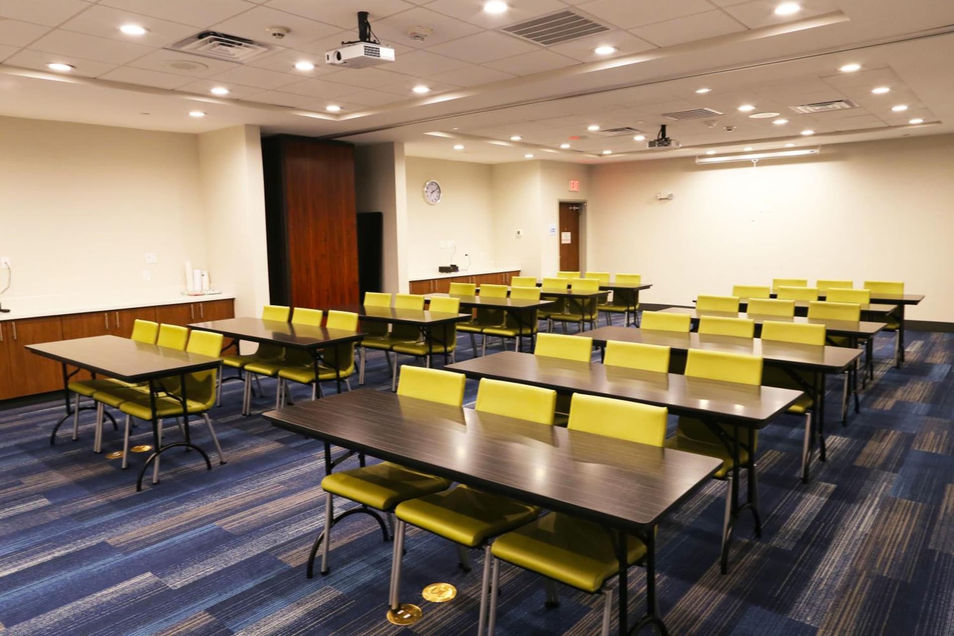 Holiday Inn Express & Suites - Houston IAH - Beltway 8 by IHG gallery photo in Houston, TX — image 36