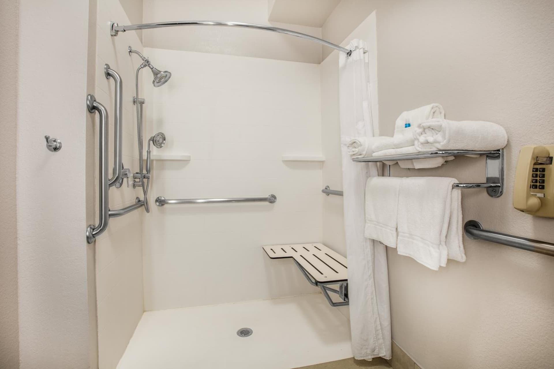 Holiday Inn Express Hotel & Suites Dallas - Grand Prairie I-20 by IHG gallery photo in Grand Prairie, TX — image 29