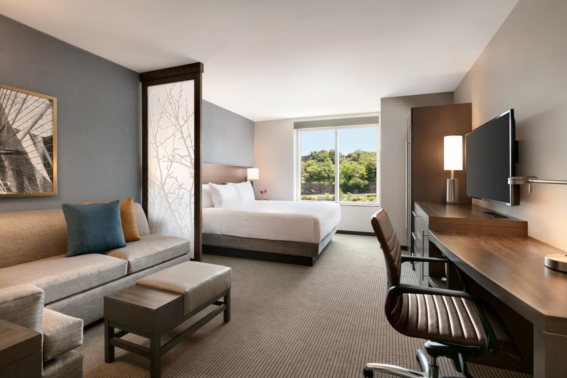 Hyatt Place Fort Lee/George Washington Bridge property views in Fort Lee, NJ — gallery photo 3