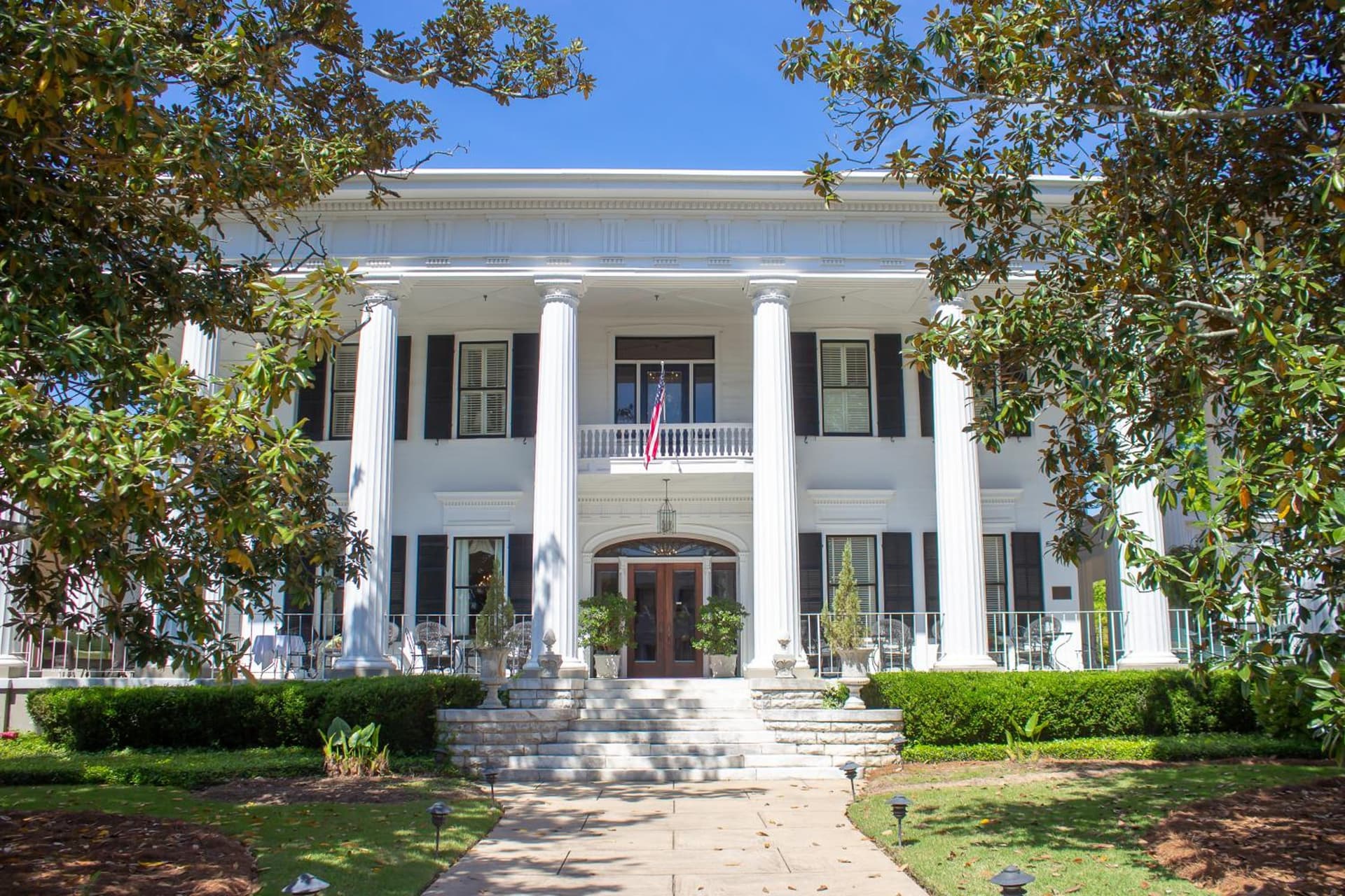 1842 Inn interior in Macon, GA — gallery photo 2