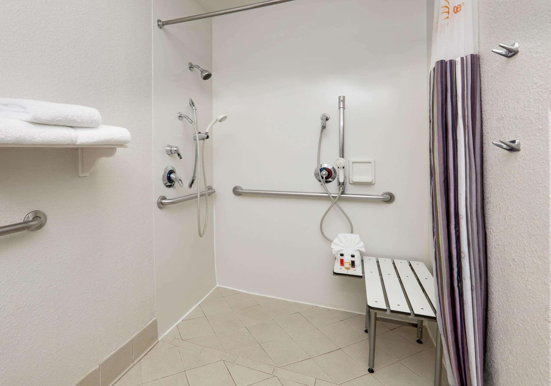 La Quinta by Wyndham Dallas North Central gallery photo in Dallas, TX — image 19