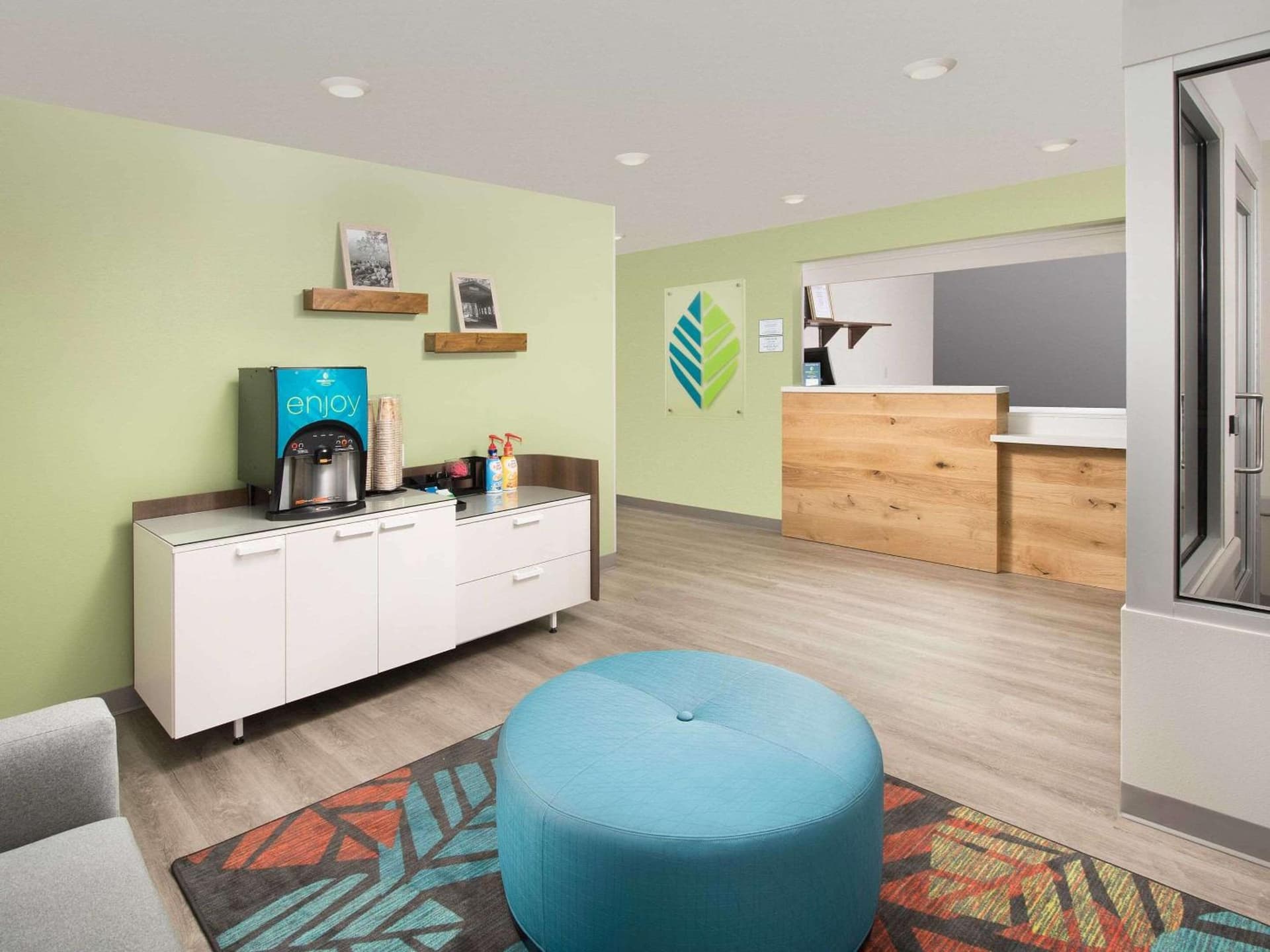 WoodSpring Suites Toledo Maumee interior in Maumee, OH — gallery photo 2