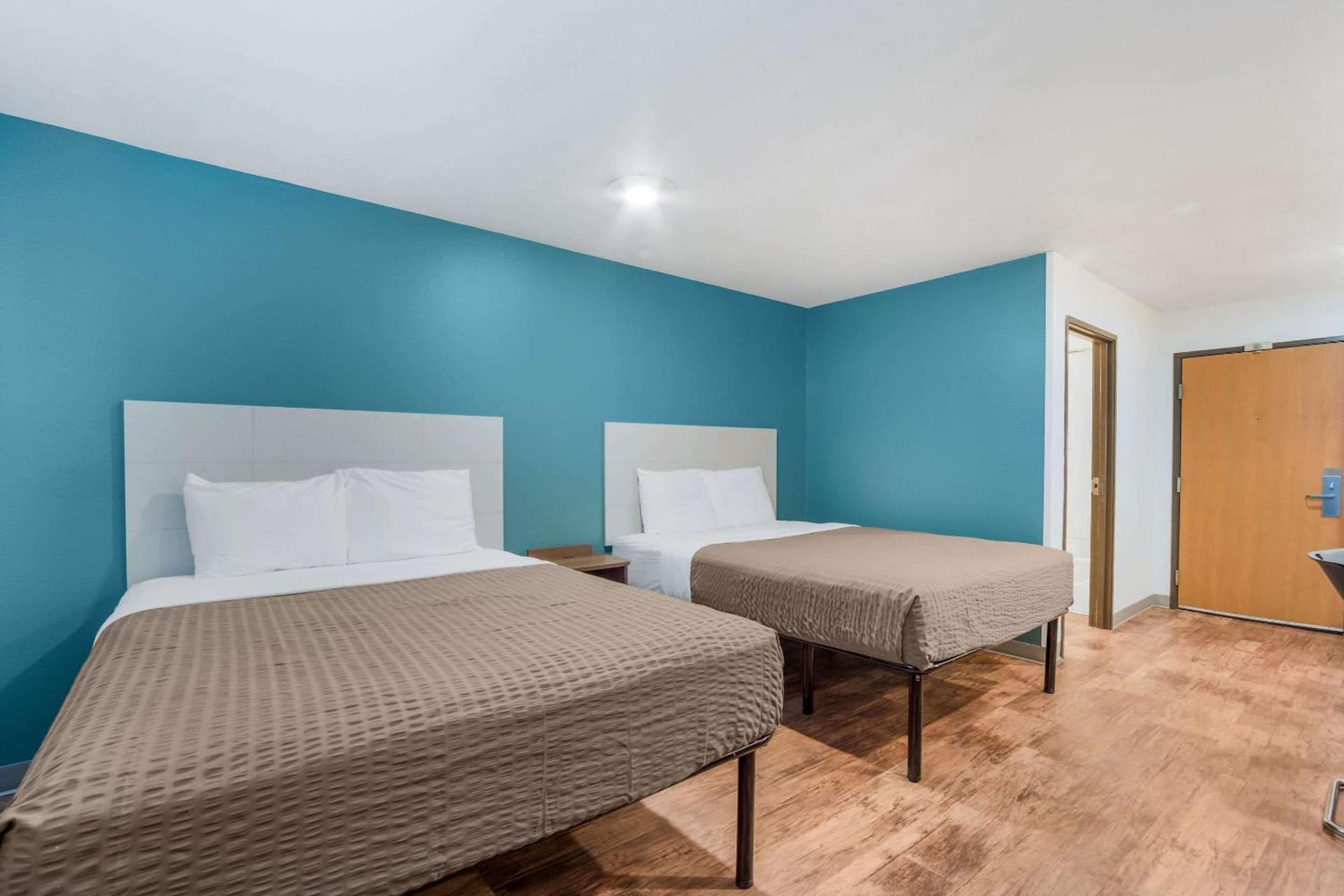 WoodSpring Suites North Charleston Airport I-526 interior in North Charleston, SC — gallery photo 2