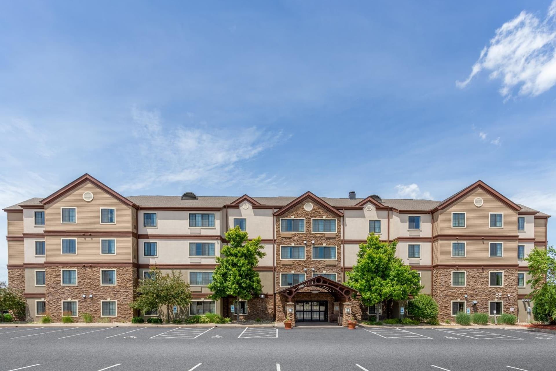 Staybridge Suites Davenport by IHG gallery photo in Bettendorf, IA — image 39