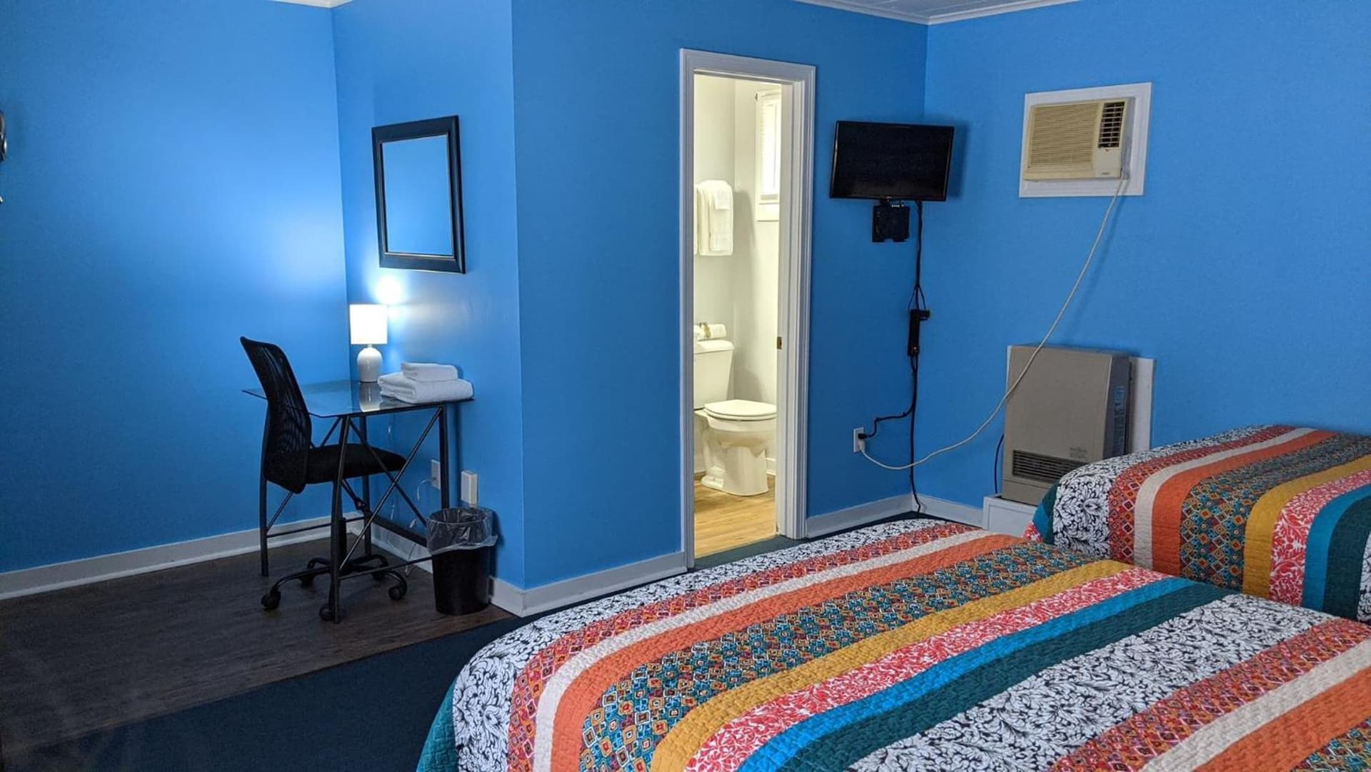 Blue Ridge Motel interior in Schroon Lake, NY — gallery photo 2