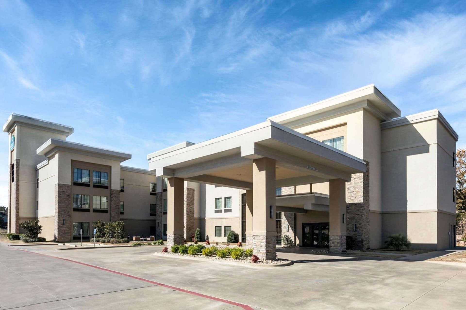 La Quinta by Wyndham Tyler - University Area interior in Tyler, TX — gallery photo 2