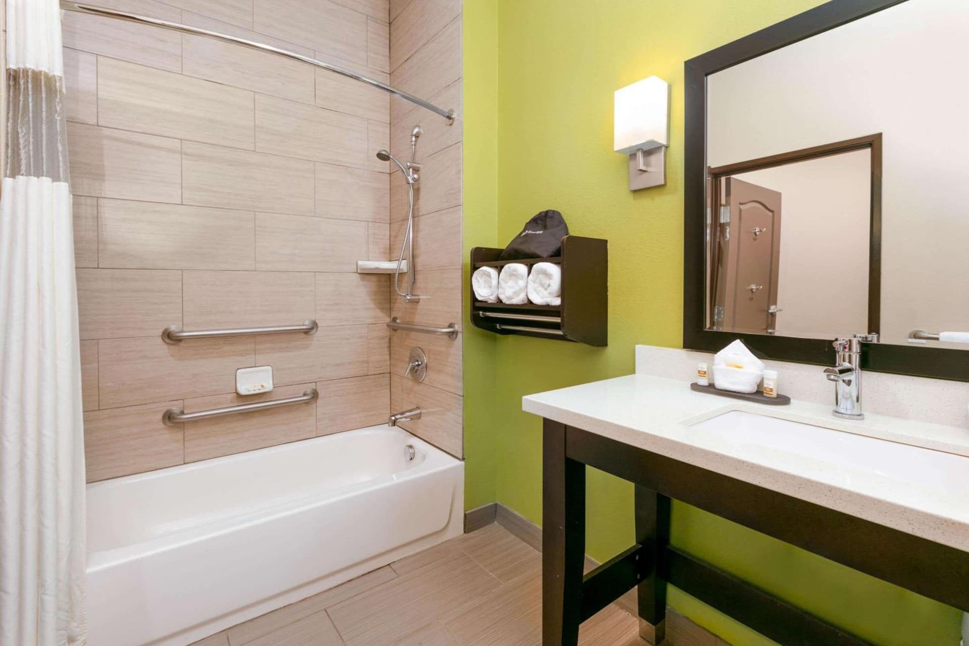 La Quinta by Wyndham Tyler - University Area gallery photo in Tyler, TX — image 11