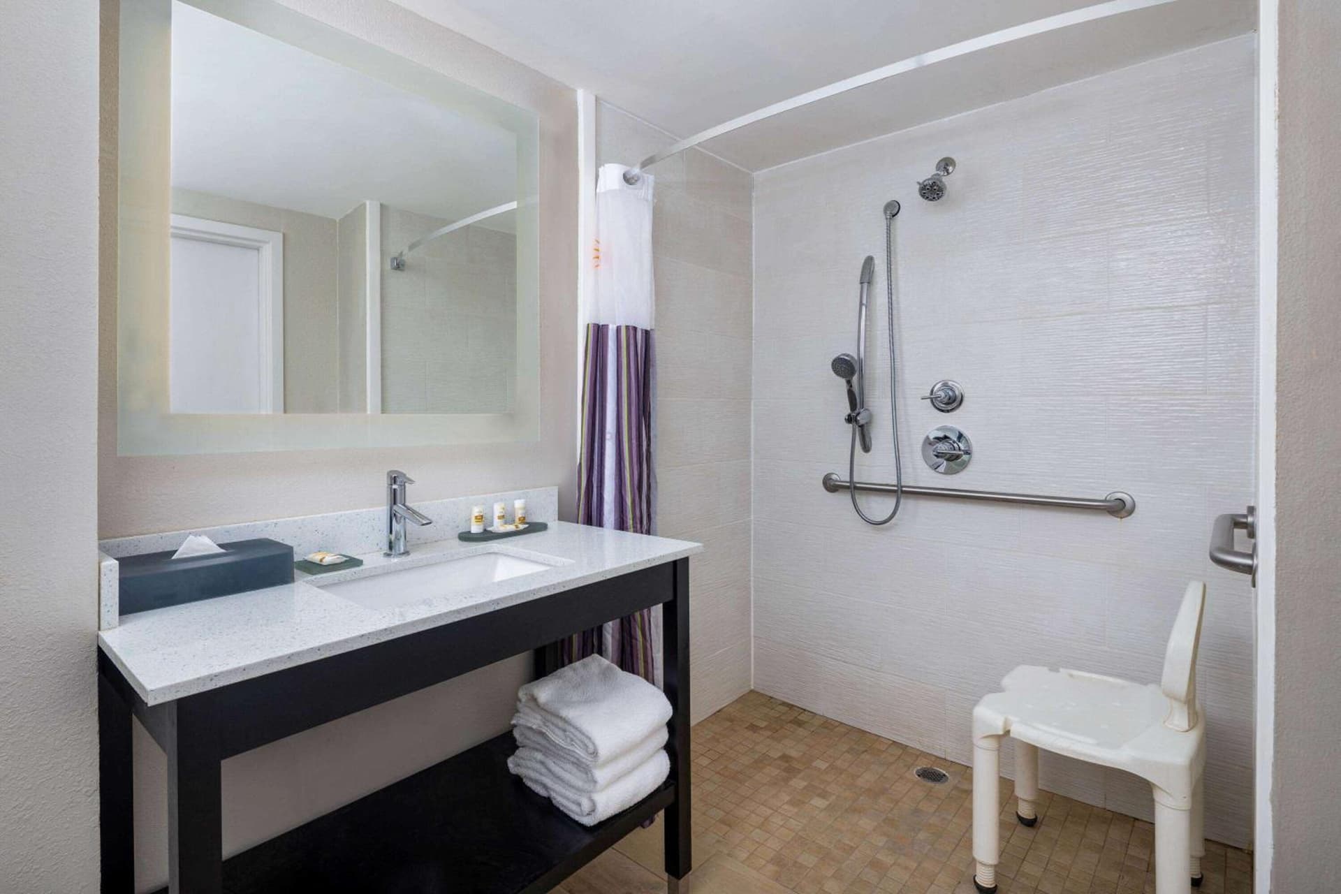 La Quinta by Wyndham Kennesaw gallery photo in Kennesaw, GA — image 23
