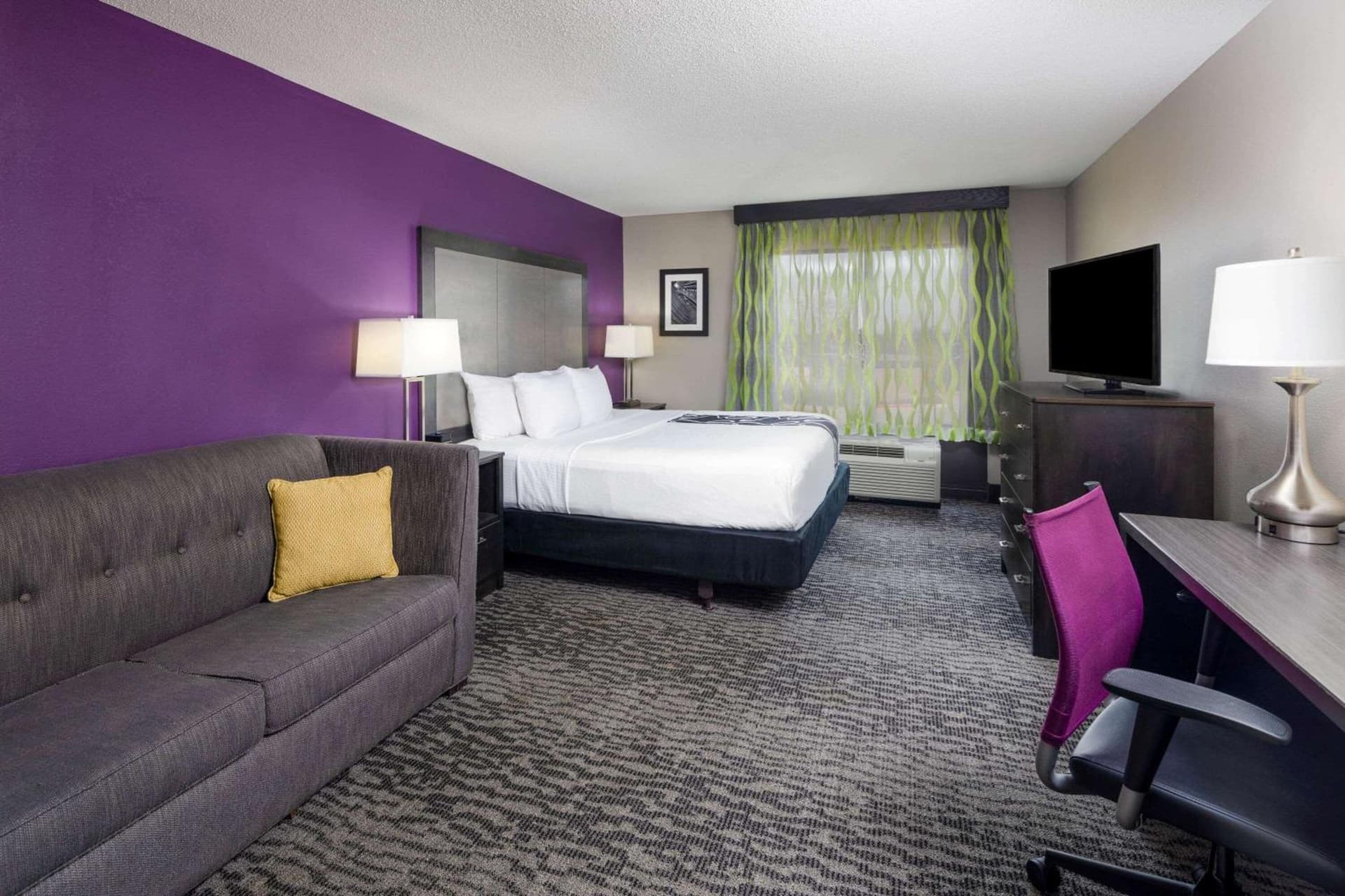 La Quinta by Wyndham Kennesaw gallery photo in Kennesaw, GA — image 36