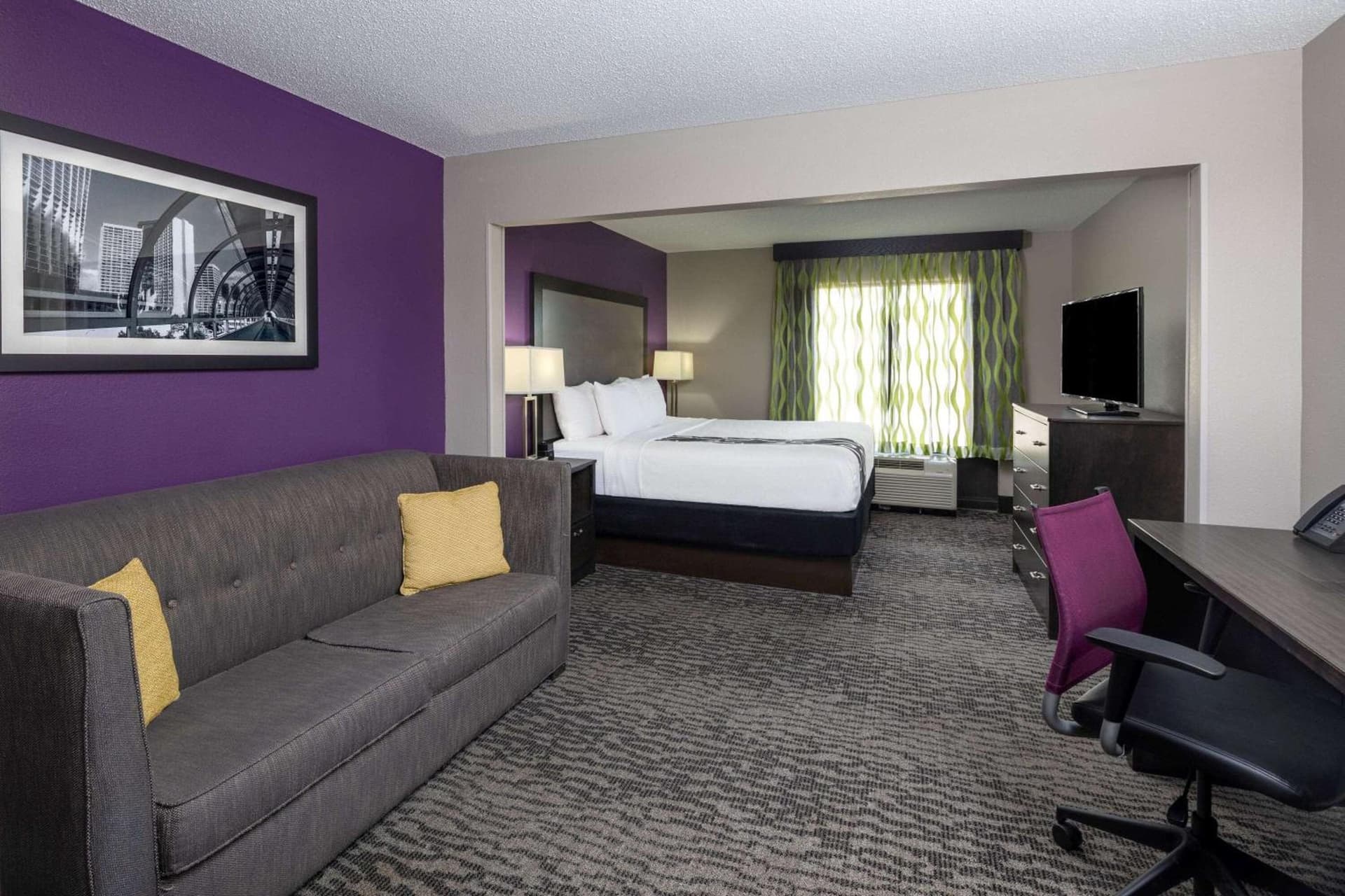 La Quinta by Wyndham Kennesaw gallery photo in Kennesaw, GA — image 47