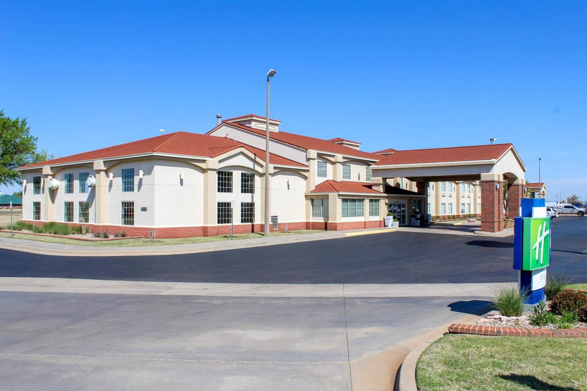 Lucille's Hotel, Restaurant, & Bar featured exterior or lobby in Weatherford, OK — similar hotel