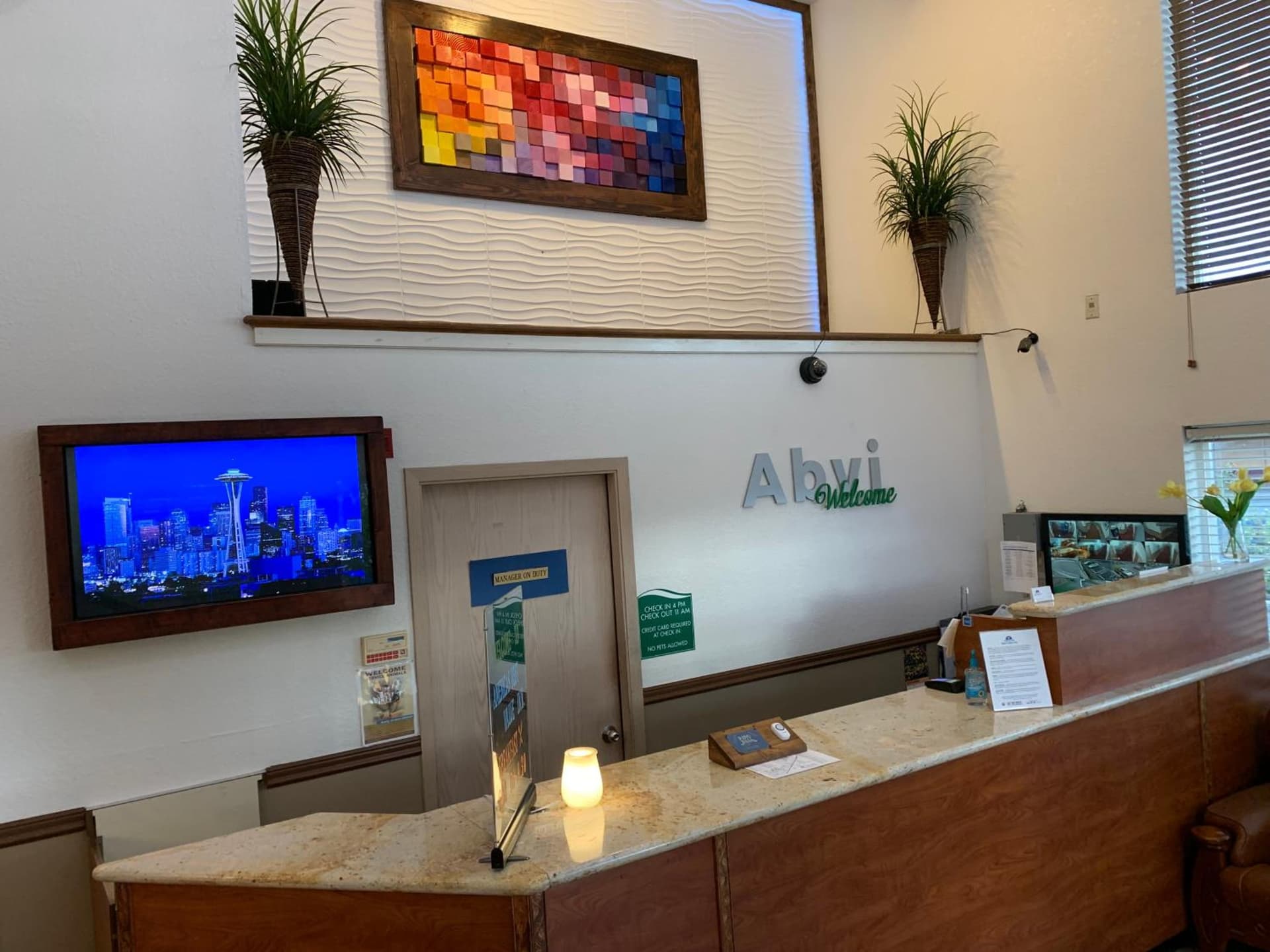 Americas Best Value Inn Lynnwood property views in Lynnwood, WA — gallery photo 3