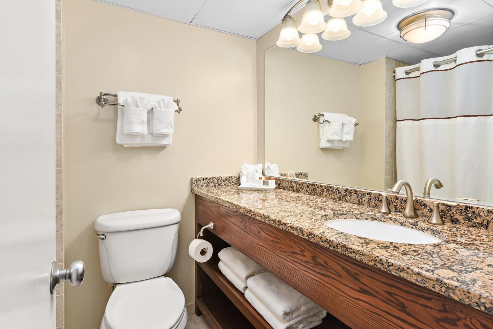 Brighton Suites Hotel property views in Rehoboth Beach, DE — gallery photo 3