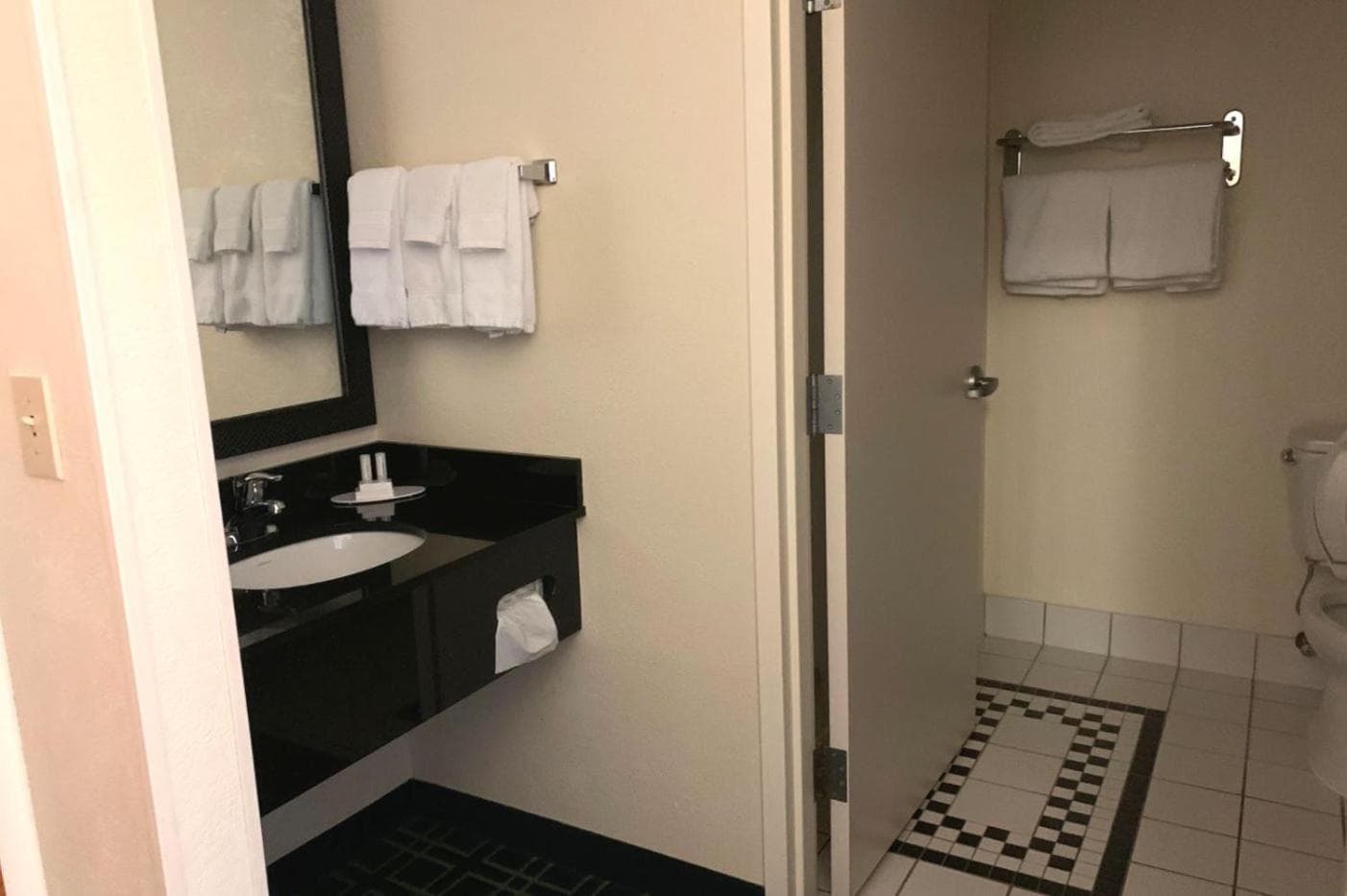 Country Inn & Suites by Radisson, Fayetteville I-95, NC gallery photo in Fayetteville, NC — image 9