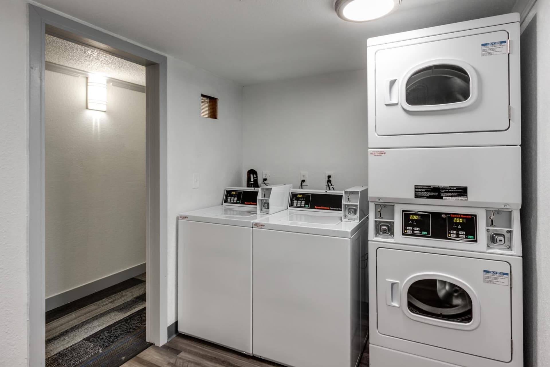 Days Inn & Suites by Wyndham Spokane gallery photo in Spokane, WA — image 19