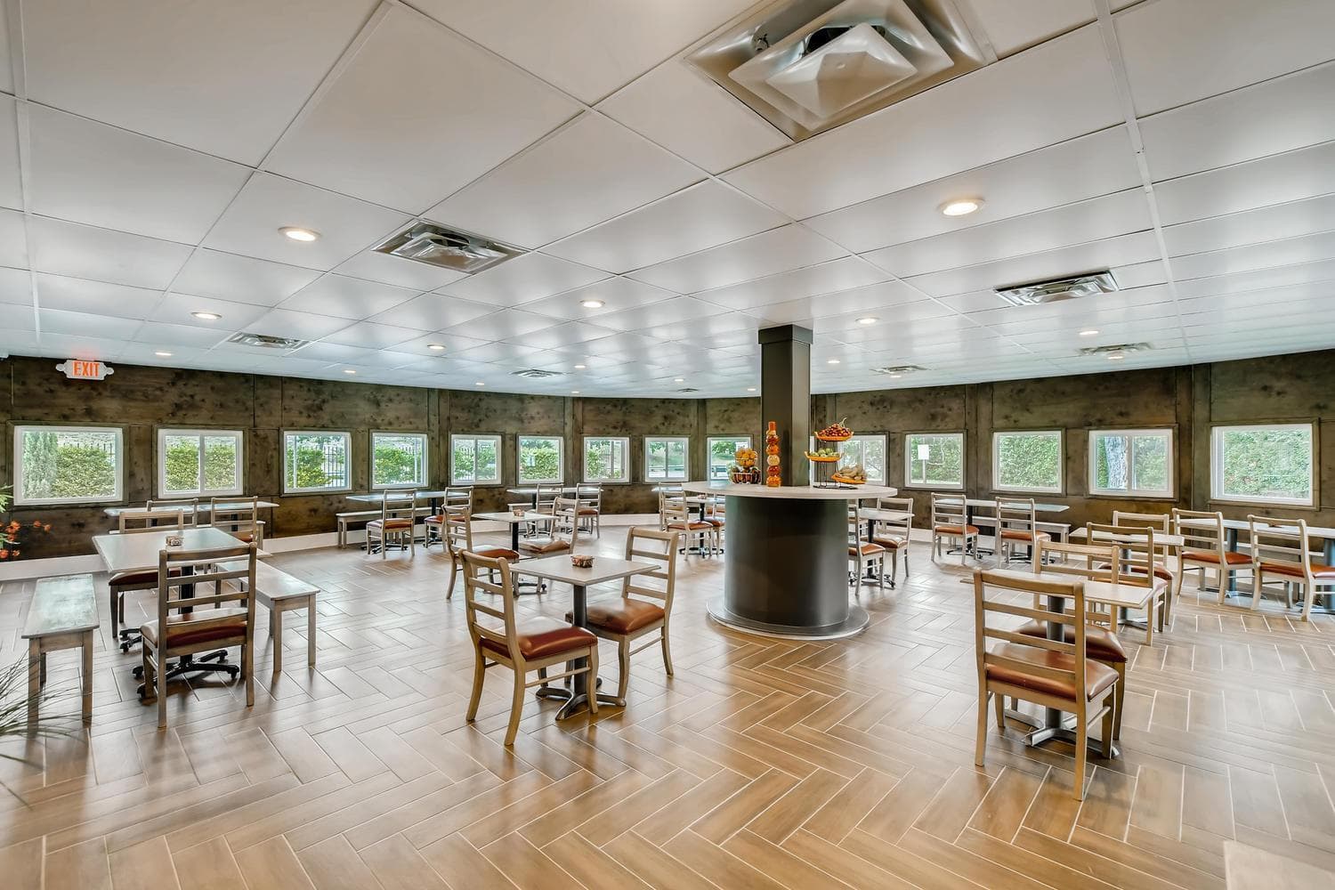 Orangewood Inn and Suites Midtown property views in Austin, TX — gallery photo 3