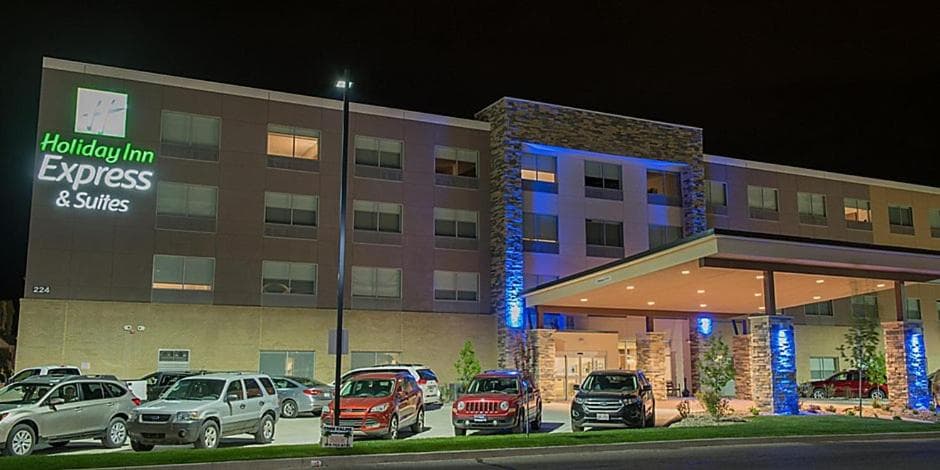 Holiday Inn Express & Suites - Louisville N - Jeffersonville by IHG interior in Jeffersonville, IN — gallery photo 2