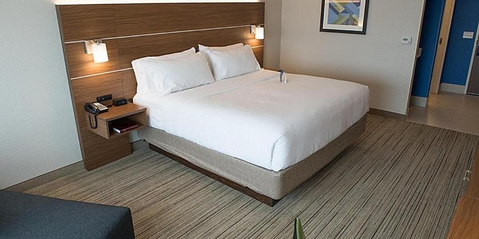 Holiday Inn Express & Suites - Louisville N - Jeffersonville by IHG property views in Jeffersonville, IN — gallery photo 3