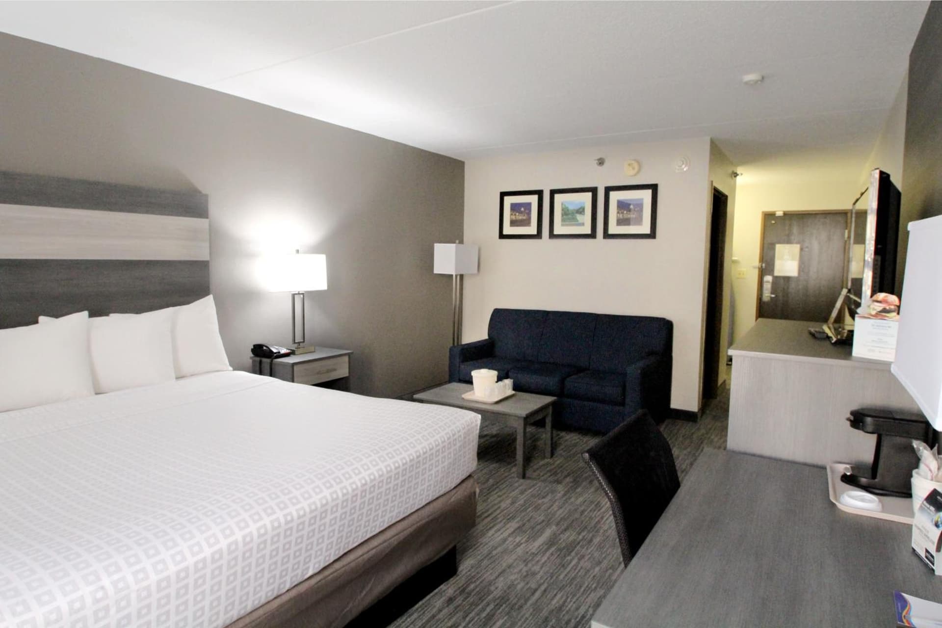 Baymont by Wyndham Lafayette - Purdue University gallery photo in Lafayette, IN — image 8