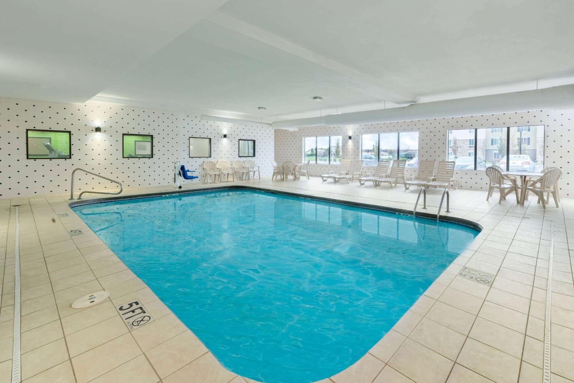 La Quinta by Wyndham Columbus - Grove City gallery photo in Grove City, OH — image 21