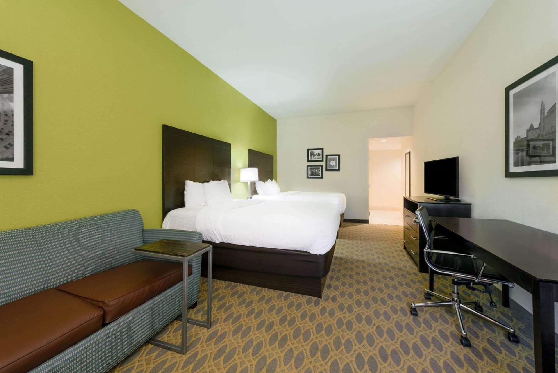 La Quinta by Wyndham Columbus - Grove City gallery photo in Grove City, OH — image 6