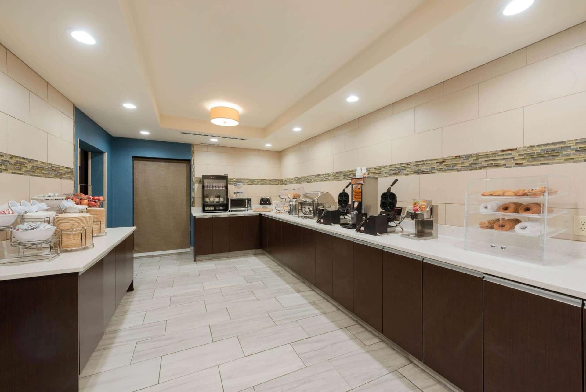 La Quinta by Wyndham Columbus - Grove City gallery photo in Grove City, OH — image 19