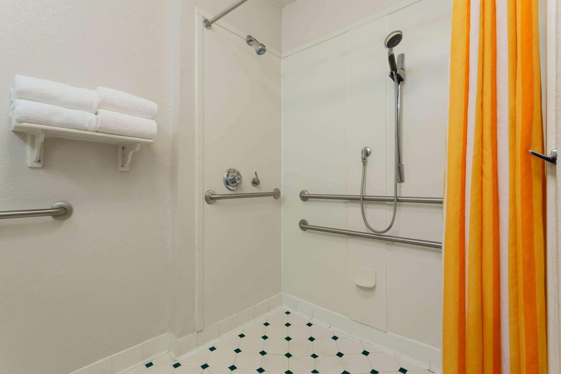 La Quinta by Wyndham Lakeland West gallery photo in Lakeland, FL — image 4