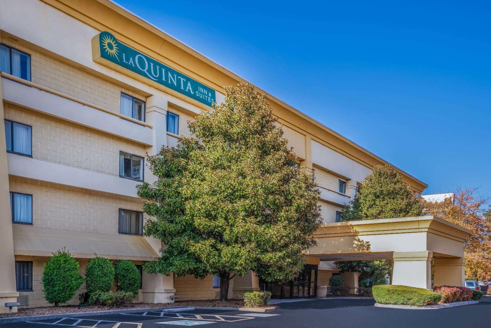 La Quinta by Wyndham Nashville Franklin interior in Franklin, TN — gallery photo 2