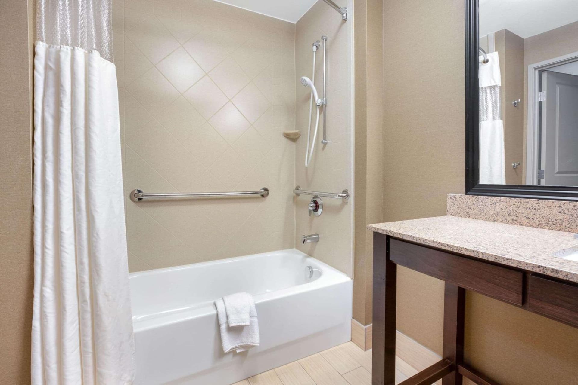 La Quinta by Wyndham Bellingham gallery photo in Bellingham, WA — image 48