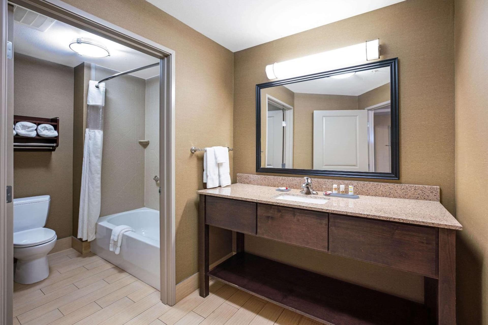 La Quinta by Wyndham Bellingham gallery photo in Bellingham, WA — image 6