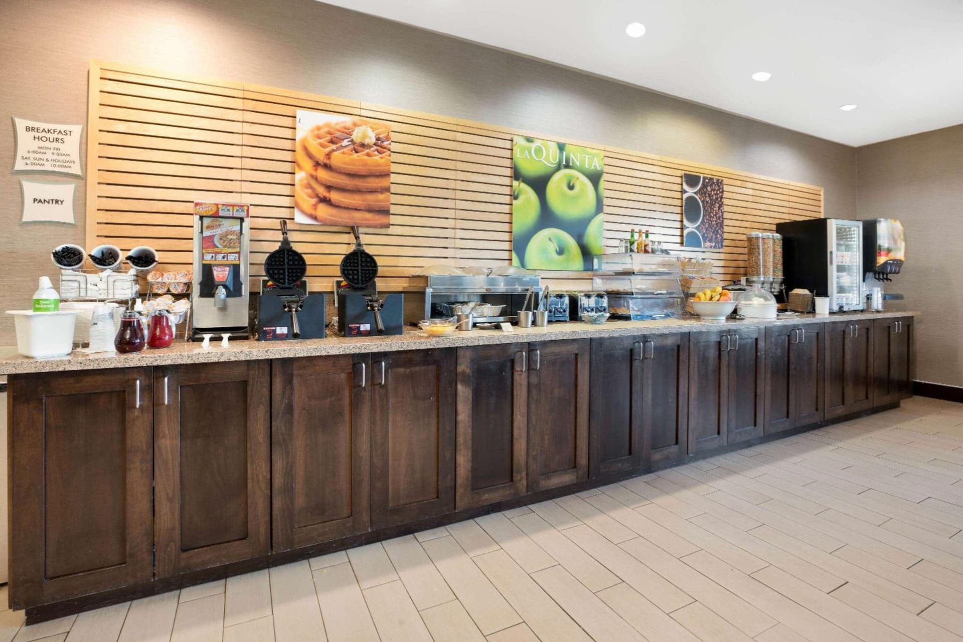 La Quinta by Wyndham Bellingham interior in Bellingham, WA — gallery photo 2