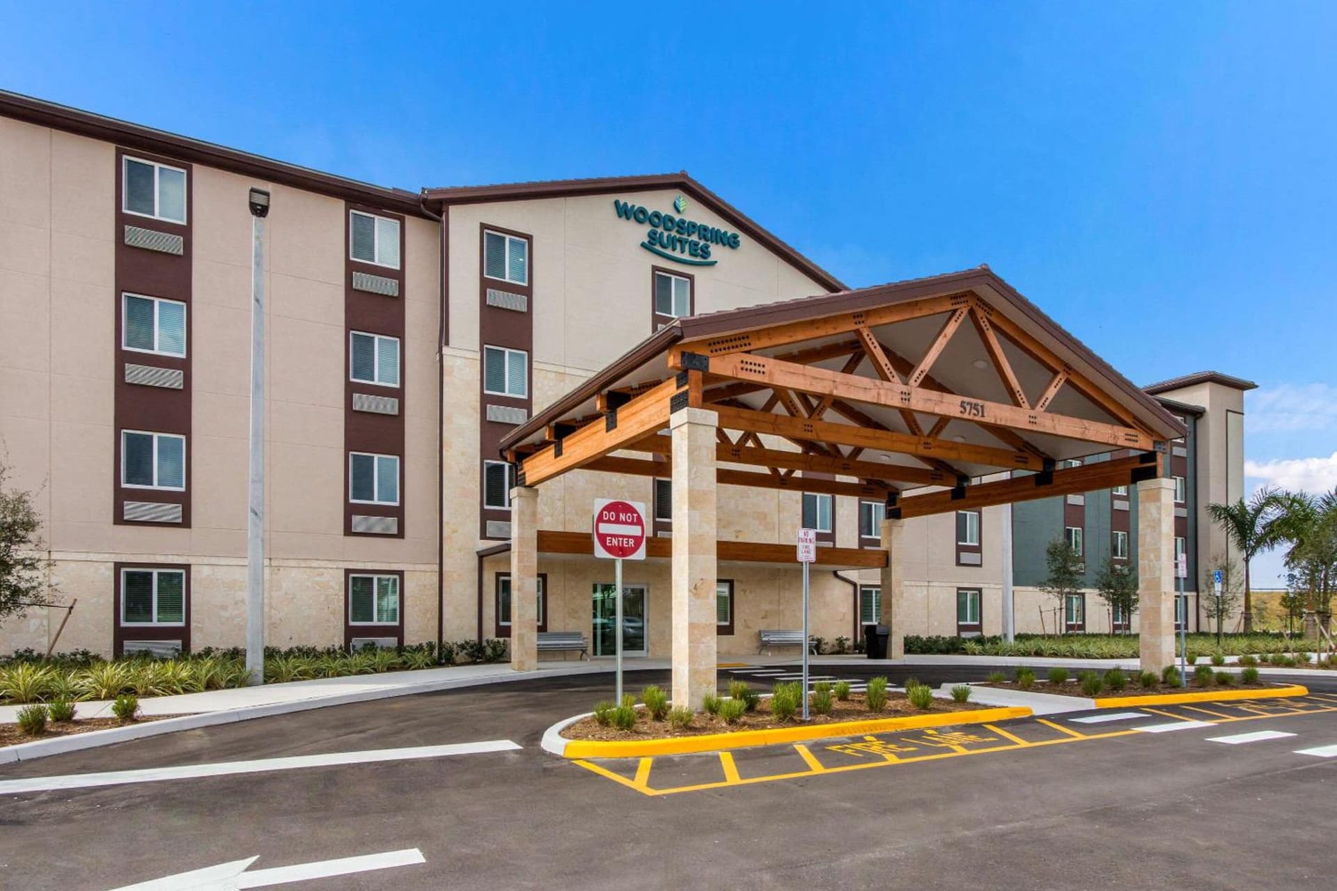 WoodSpring Suites Tamarac interior in Tamarac, FL — gallery photo 2
