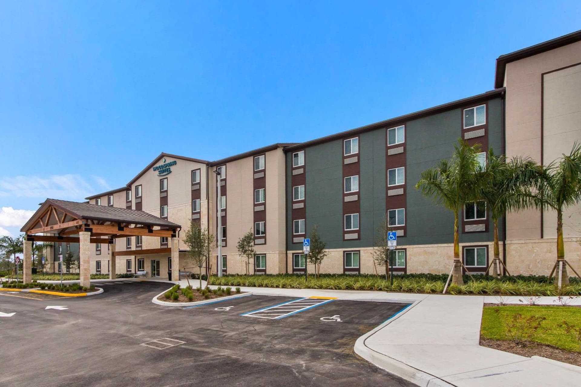 WoodSpring Suites Tamarac featured exterior or lobby in Tamarac, FL — similar hotel