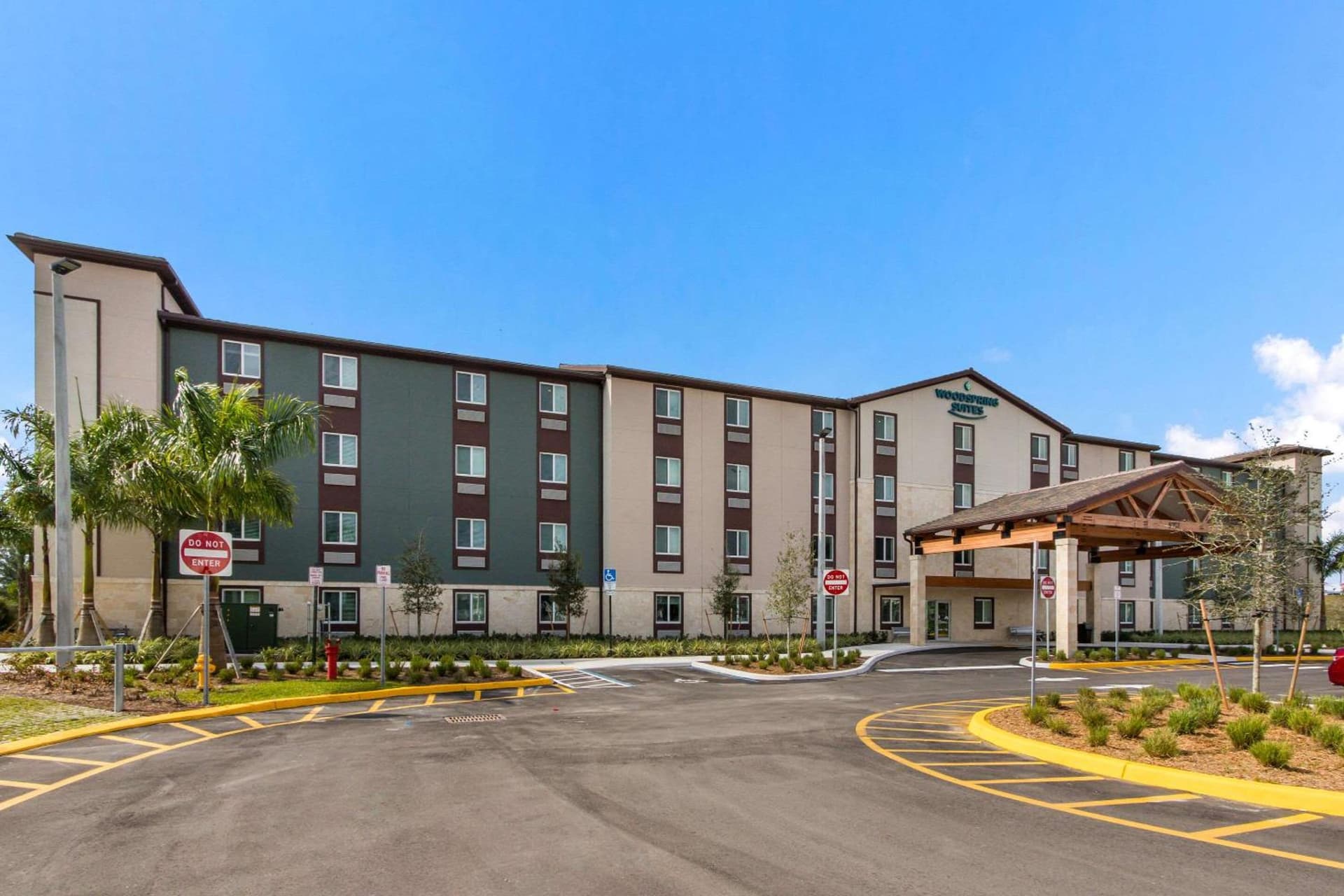 WoodSpring Suites Tamarac property views in Tamarac, FL — gallery photo 3