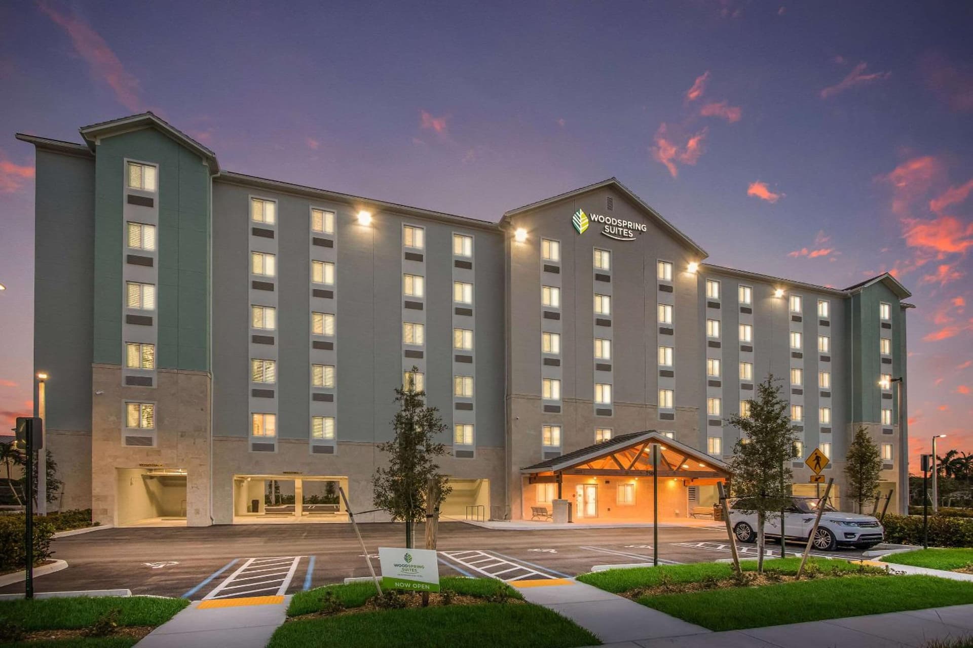 WoodSpring Suites Doral Miami Airport property views in Miami, FL — gallery photo 3