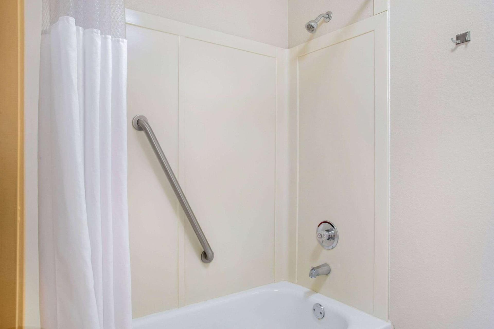 La Quinta by Wyndham Springfield South gallery photo in Springfield, MO — image 43