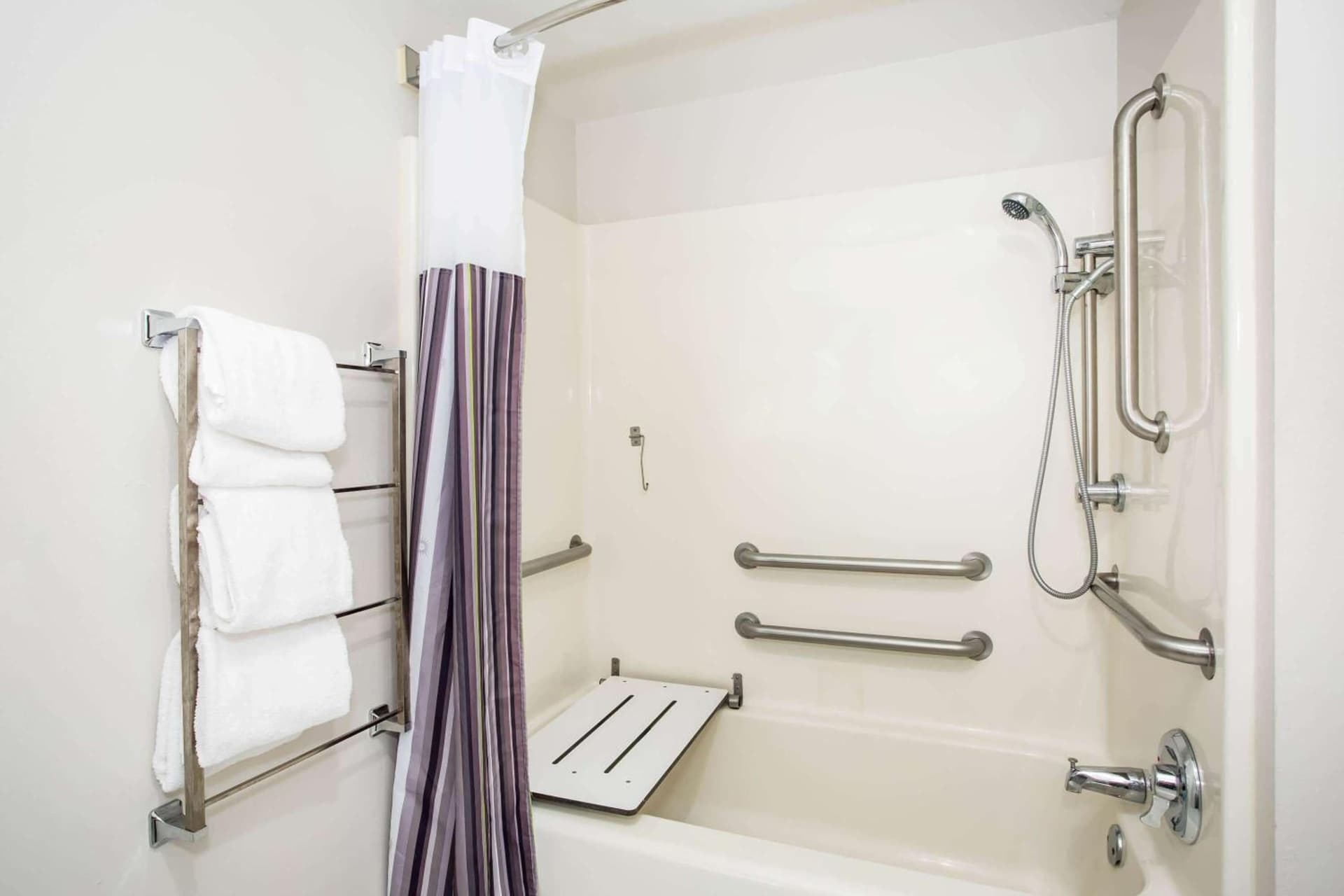 La Quinta by Wyndham Melbourne Viera gallery photo in Melbourne, FL — image 38