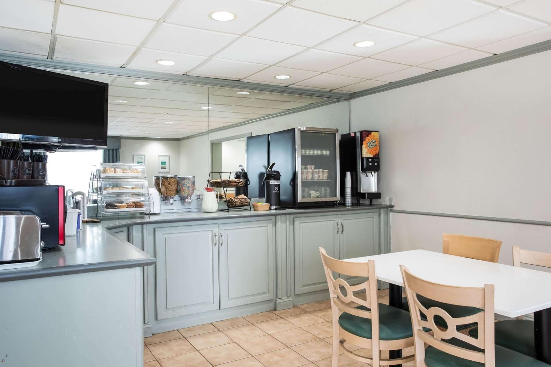 La Quinta by Wyndham Melbourne Viera gallery photo in Melbourne, FL — image 25