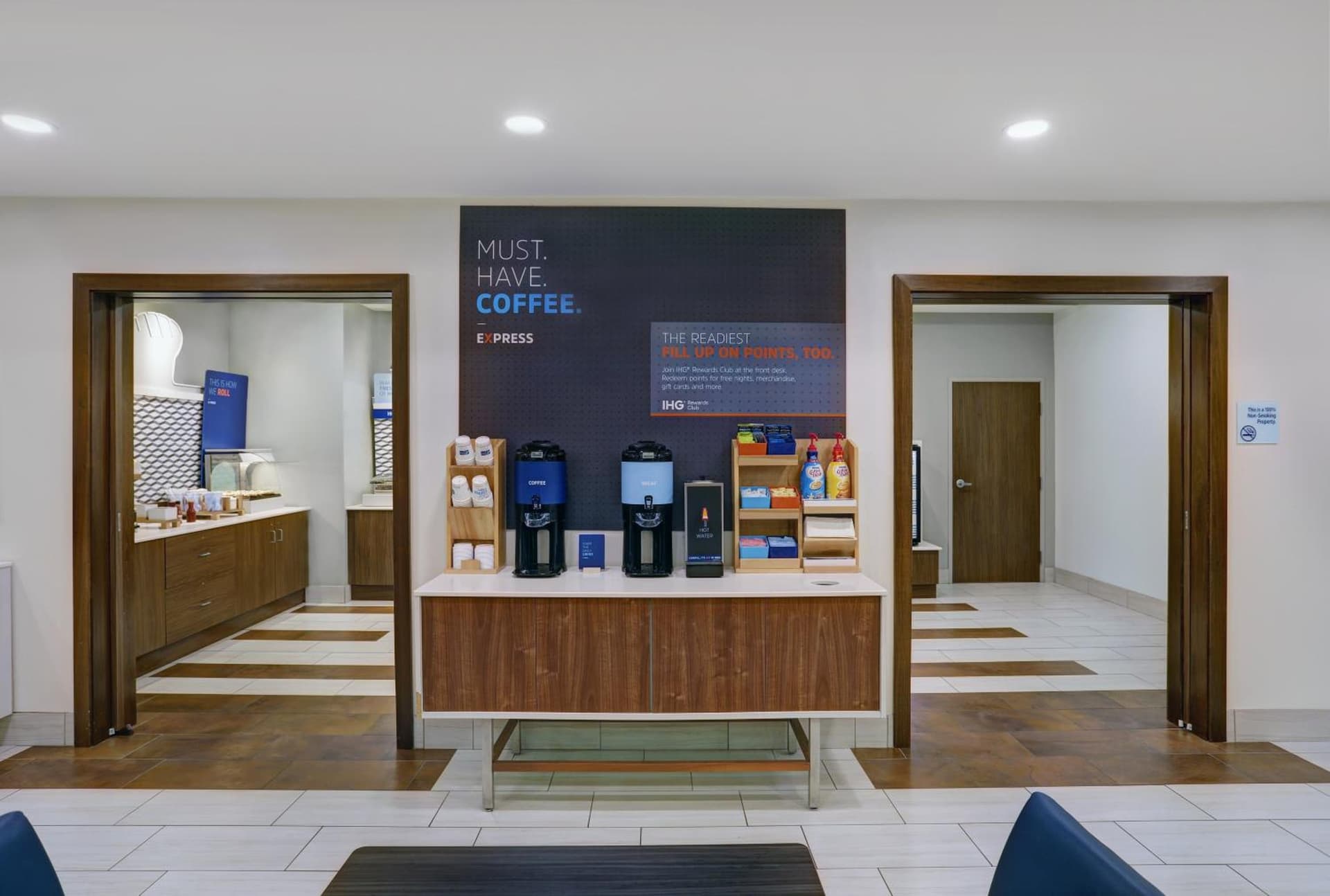 Holiday Inn Express & Suites - Lenexa - Overland Park Area by IHG gallery photo in Lenexa, KS — image 4