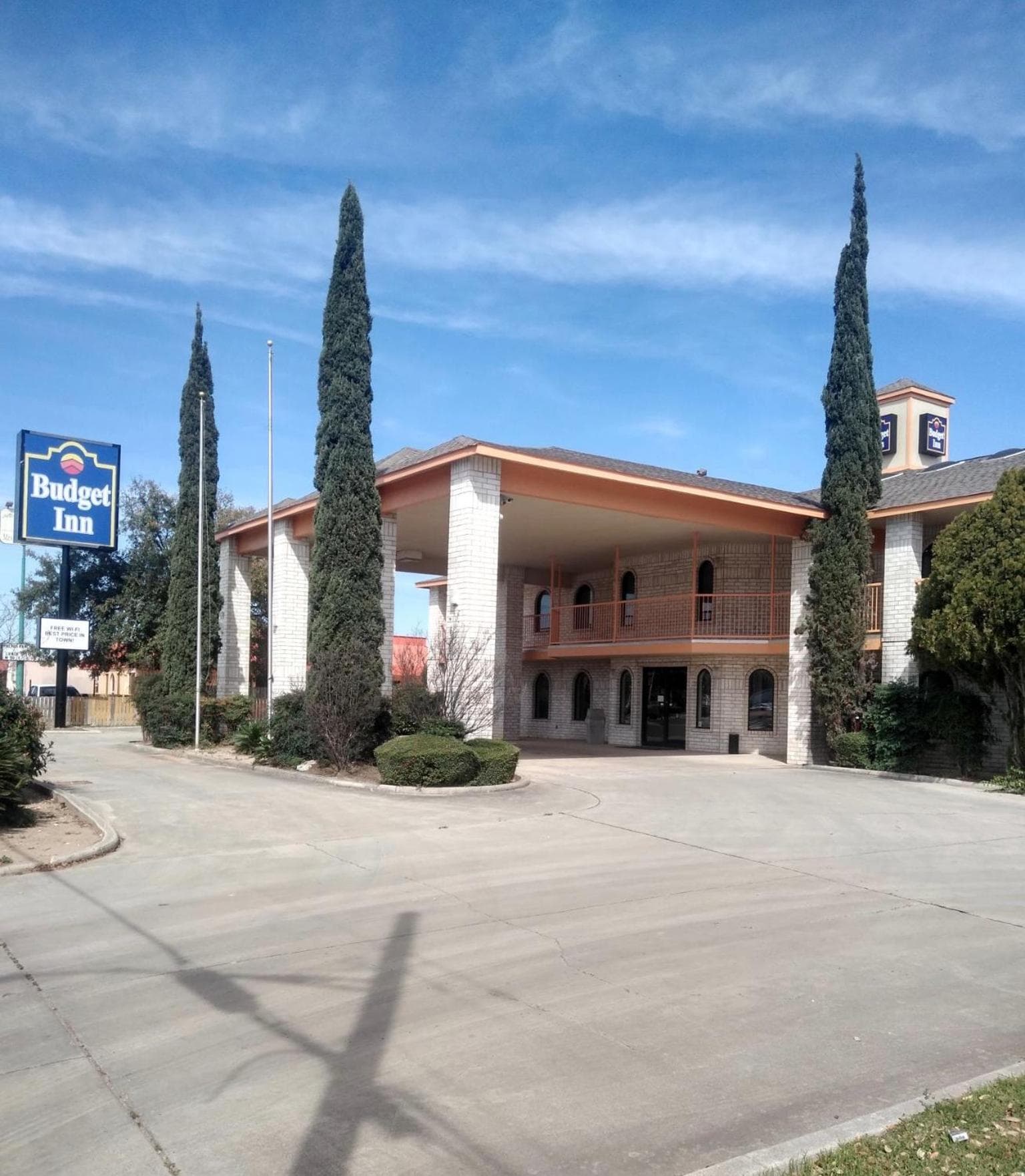 Budget Inn San Antonio Downtown I-10 East featured exterior or lobby in San Antonio, TX — similar hotel