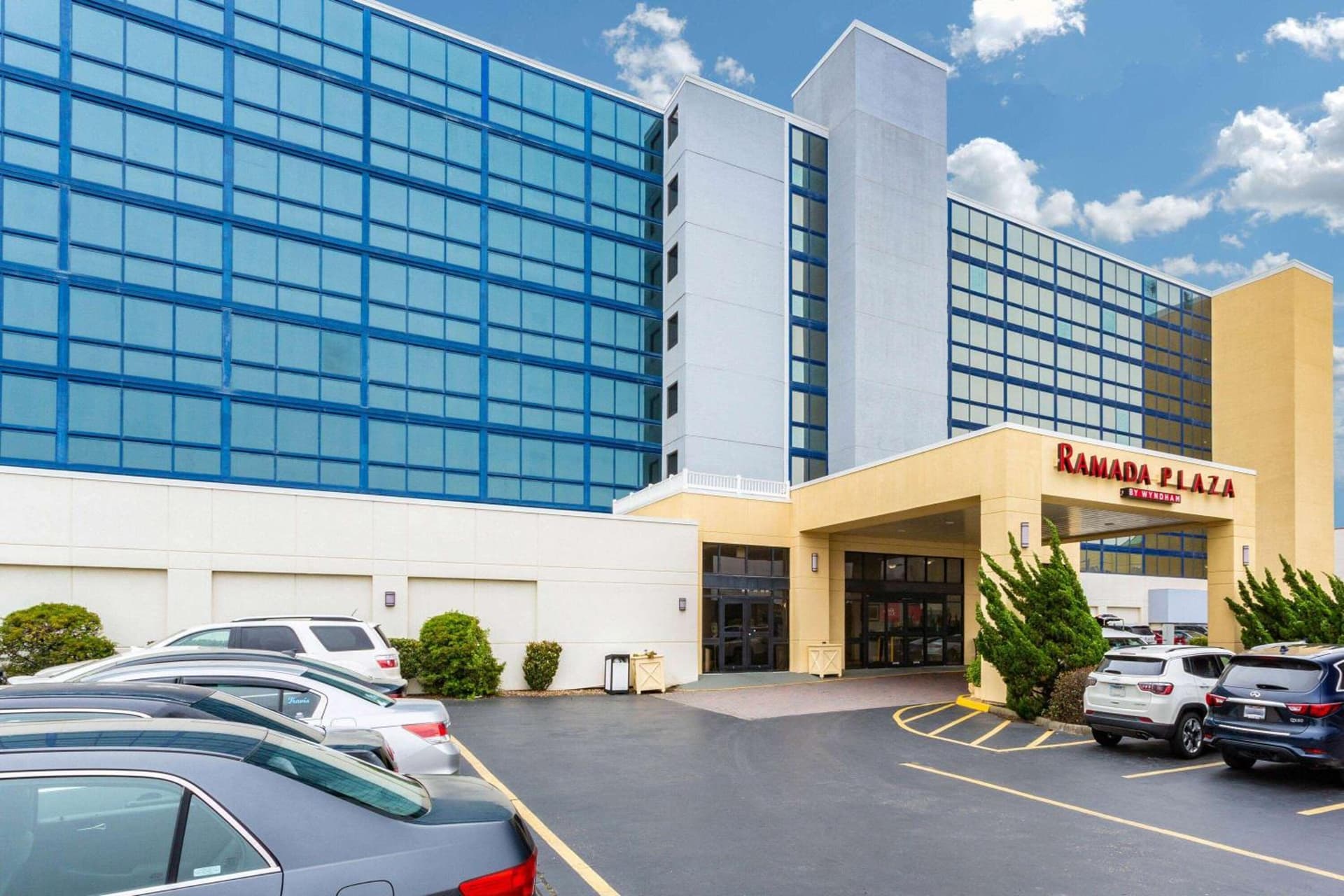 Ramada Plaza by Wyndham Virginia Beach Oceanfront gallery photo in Virginia Beach, VA — image 56