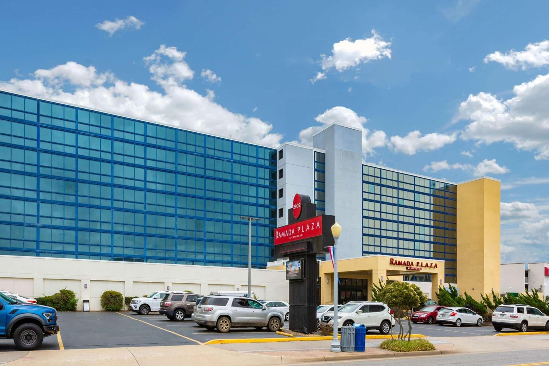 Ramada Plaza by Wyndham Virginia Beach Oceanfront gallery photo in Virginia Beach, VA — image 38
