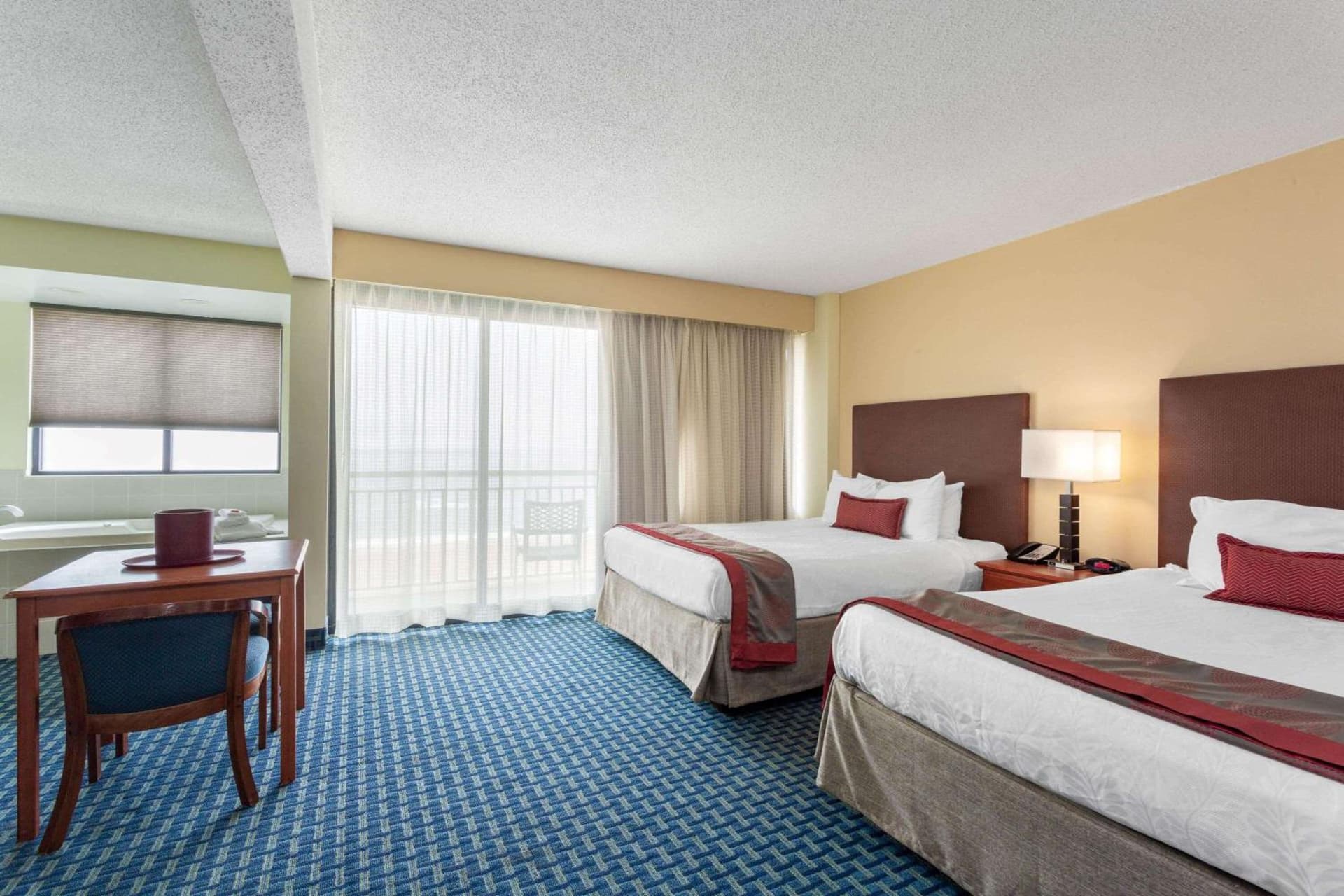 Ramada Plaza by Wyndham Virginia Beach Oceanfront gallery photo in Virginia Beach, VA — image 25