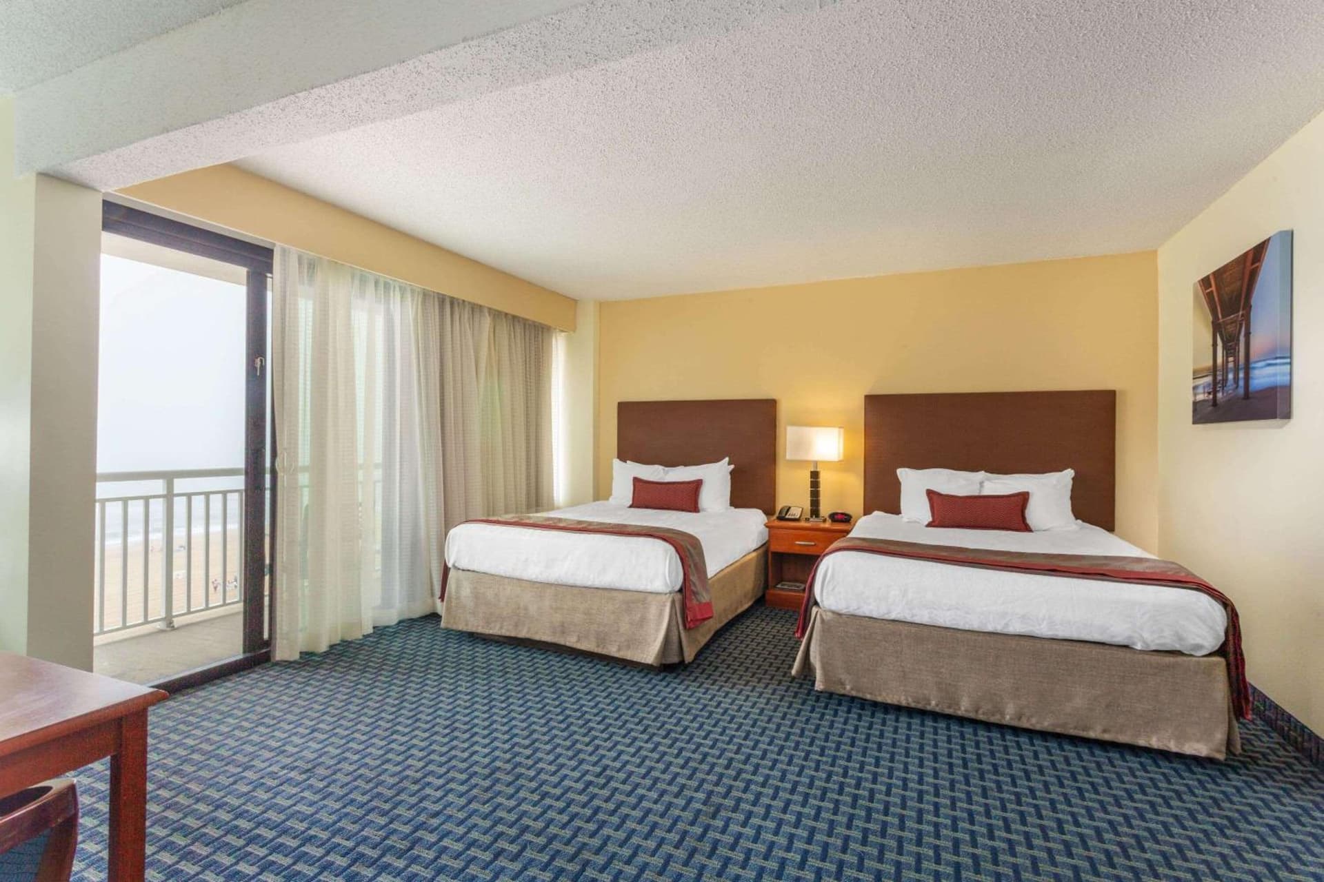 Ramada Plaza by Wyndham Virginia Beach Oceanfront gallery photo in Virginia Beach, VA — image 39
