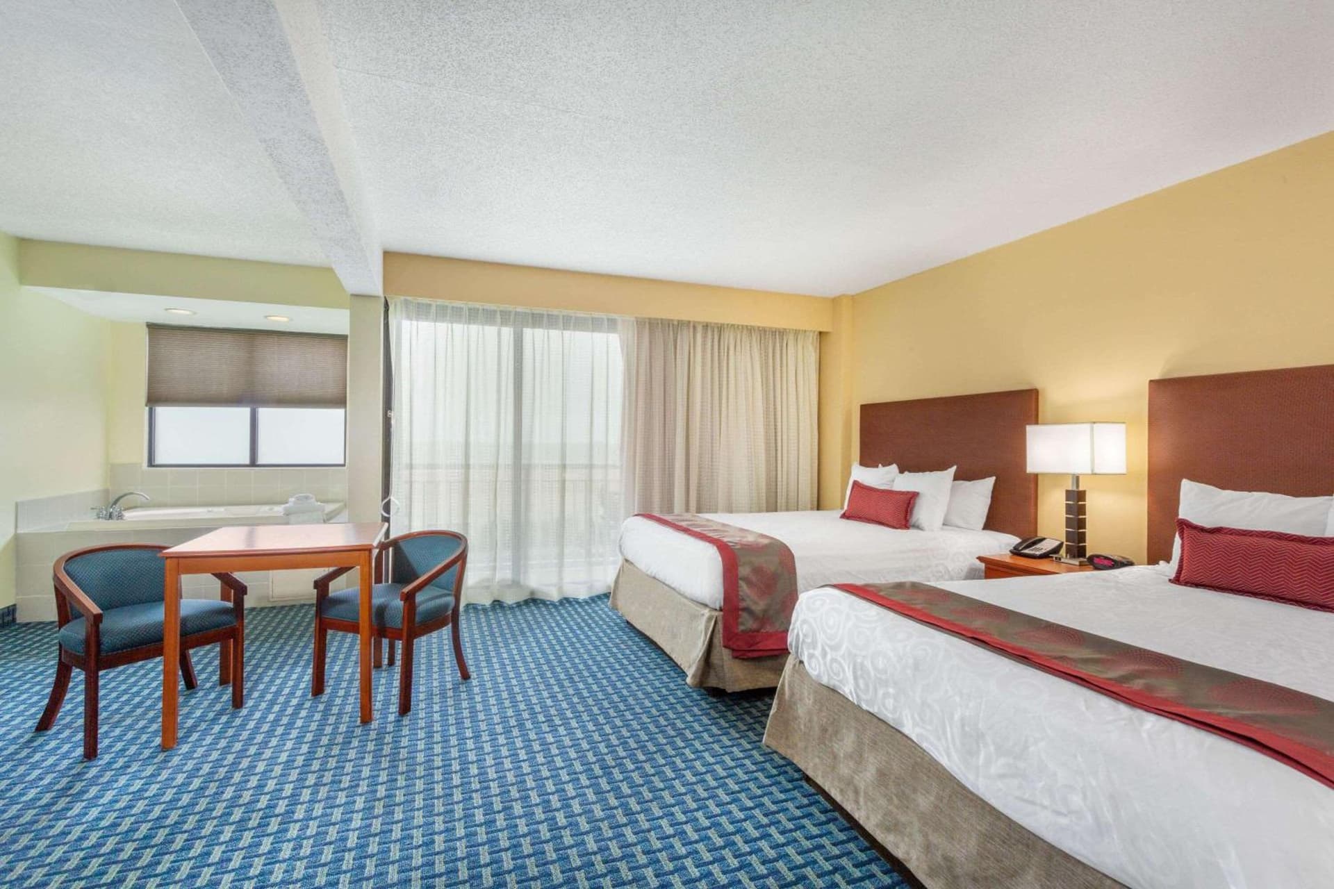 Ramada Plaza by Wyndham Virginia Beach Oceanfront gallery photo in Virginia Beach, VA — image 26