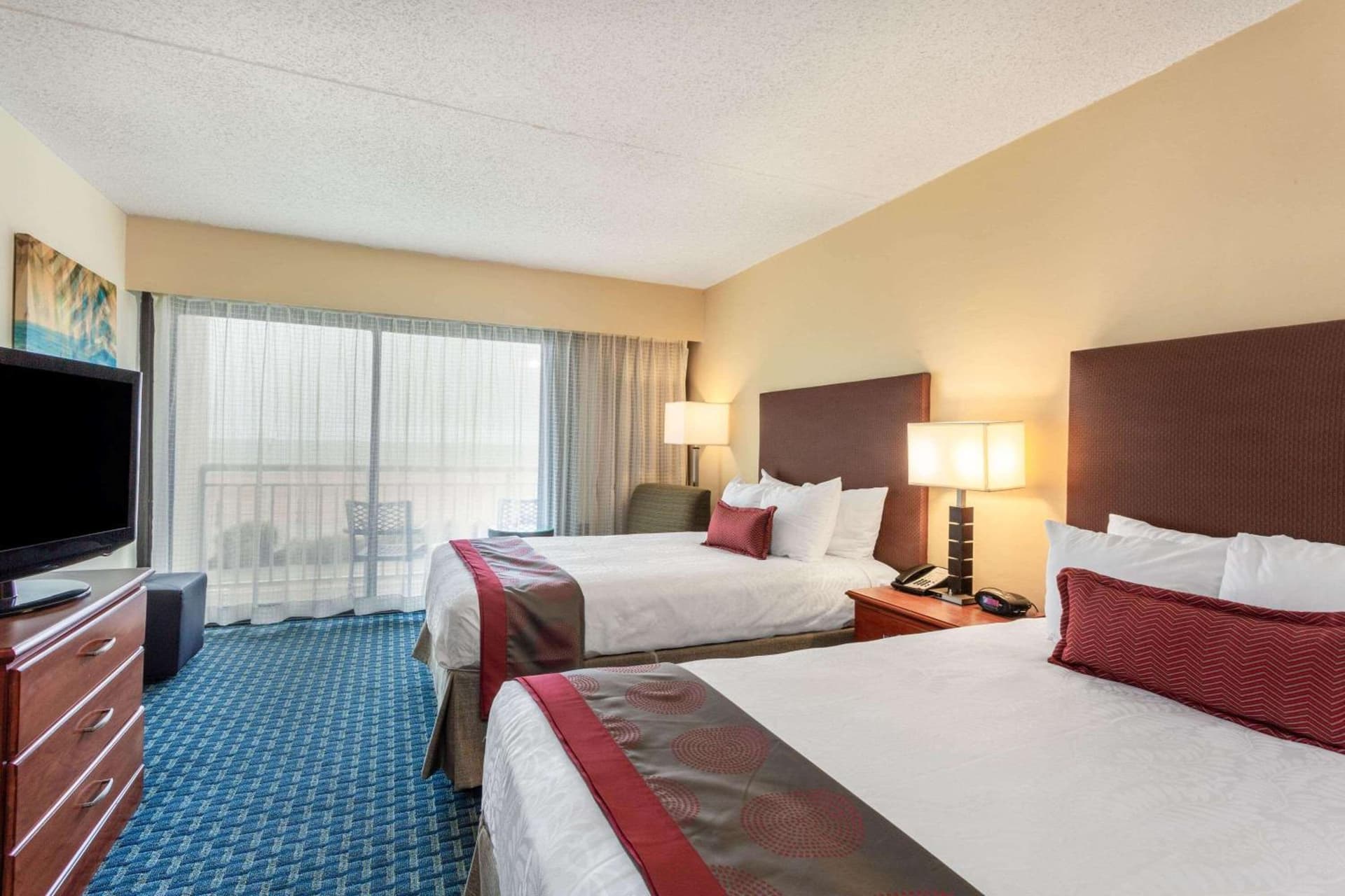Ramada Plaza by Wyndham Virginia Beach Oceanfront gallery photo in Virginia Beach, VA — image 52