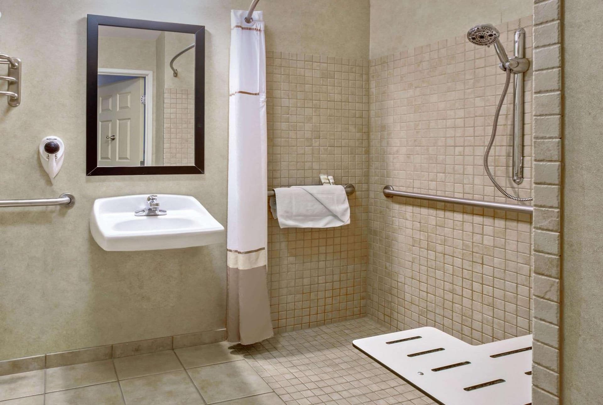La Quinta by Wyndham Paso Robles gallery photo in Paso Robles, CA — image 16
