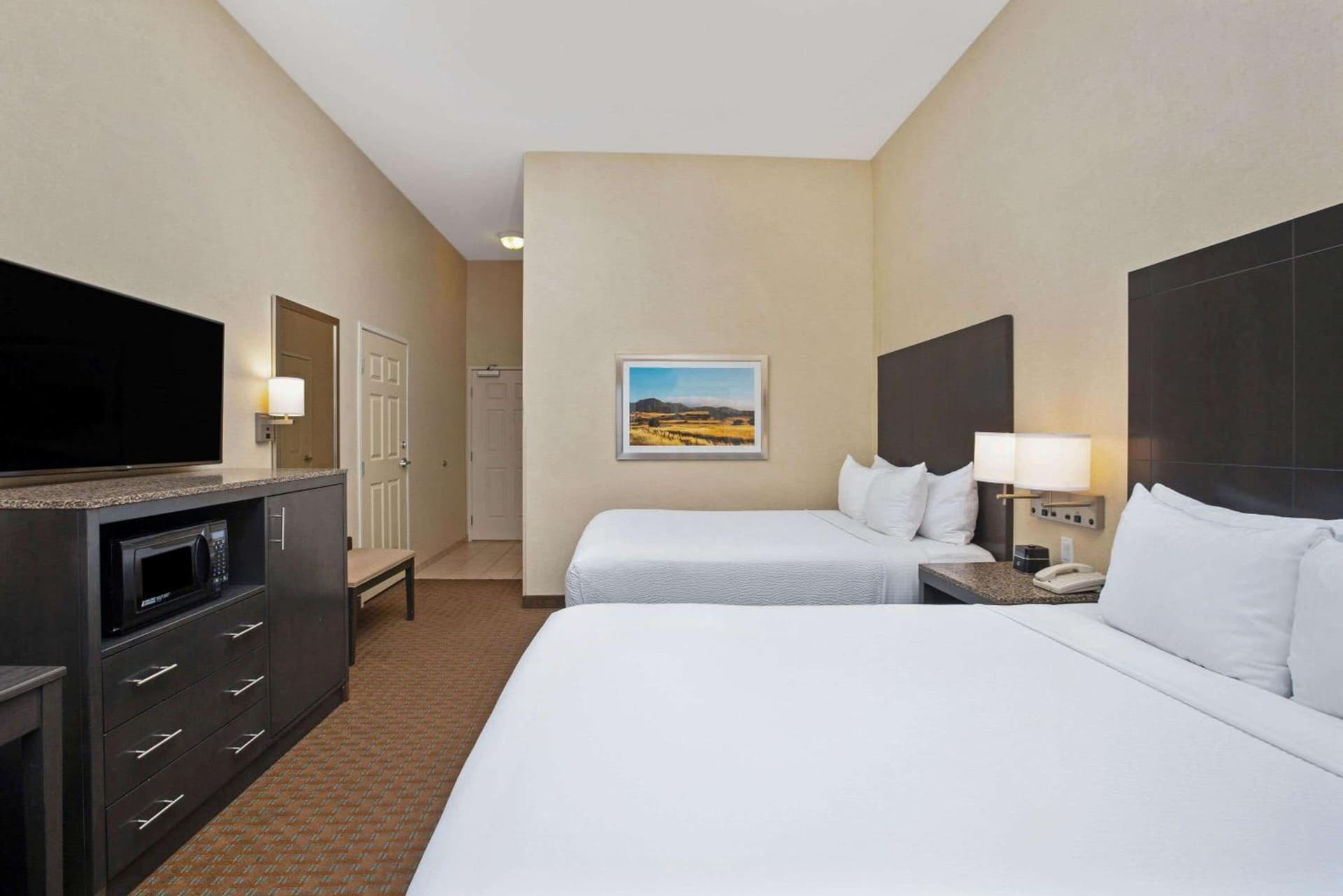 La Quinta by Wyndham Paso Robles interior in Paso Robles, CA — gallery photo 2