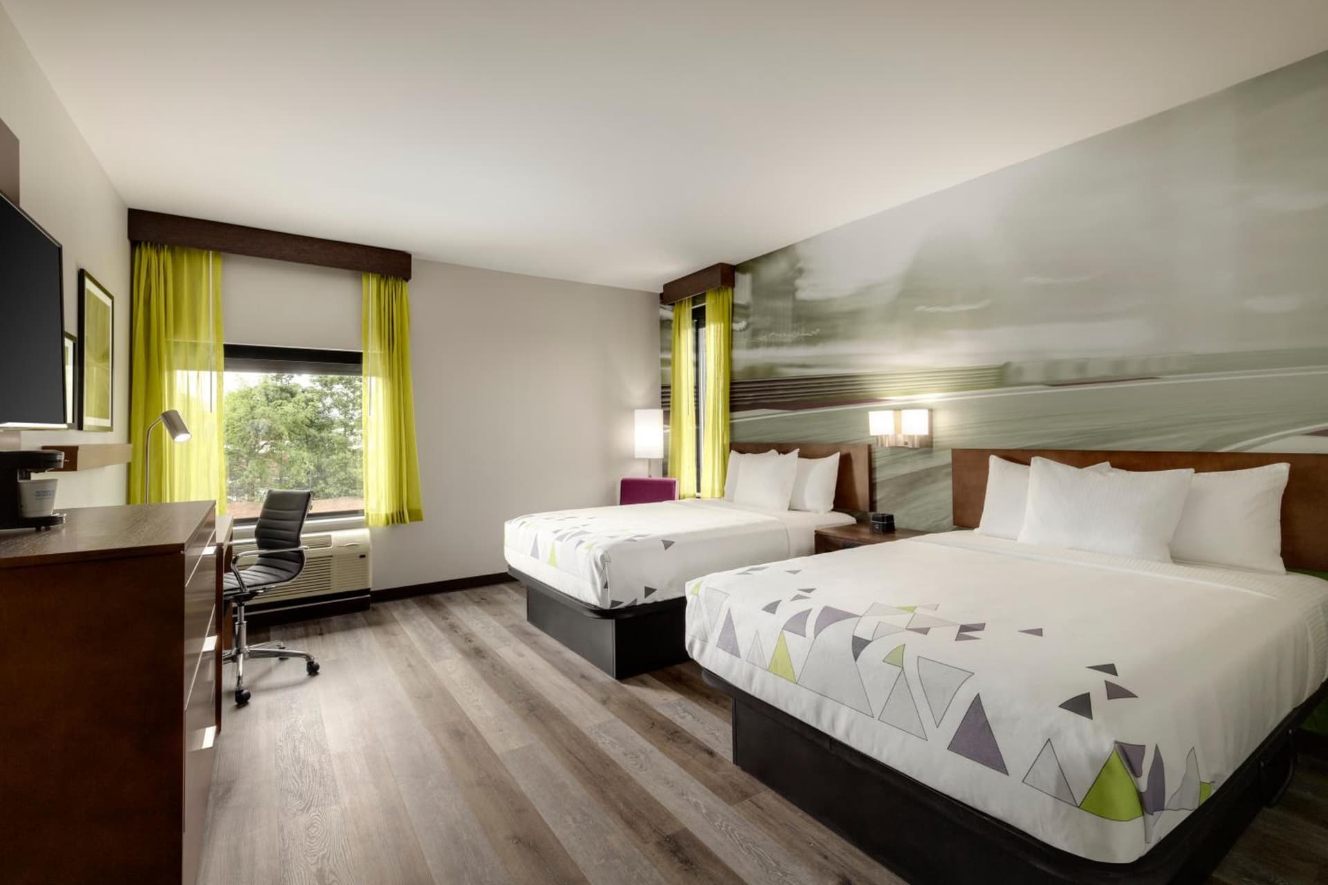 La Quinta Inn & Suites by Wyndham Braselton property views in Braselton, GA — gallery photo 3